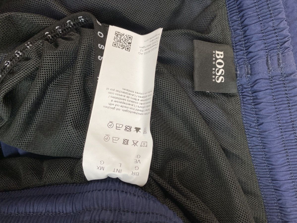 Hugo Boss Hugo Boss Nylon Big Logo Shorts Size US 33 - 8 Thumbnail