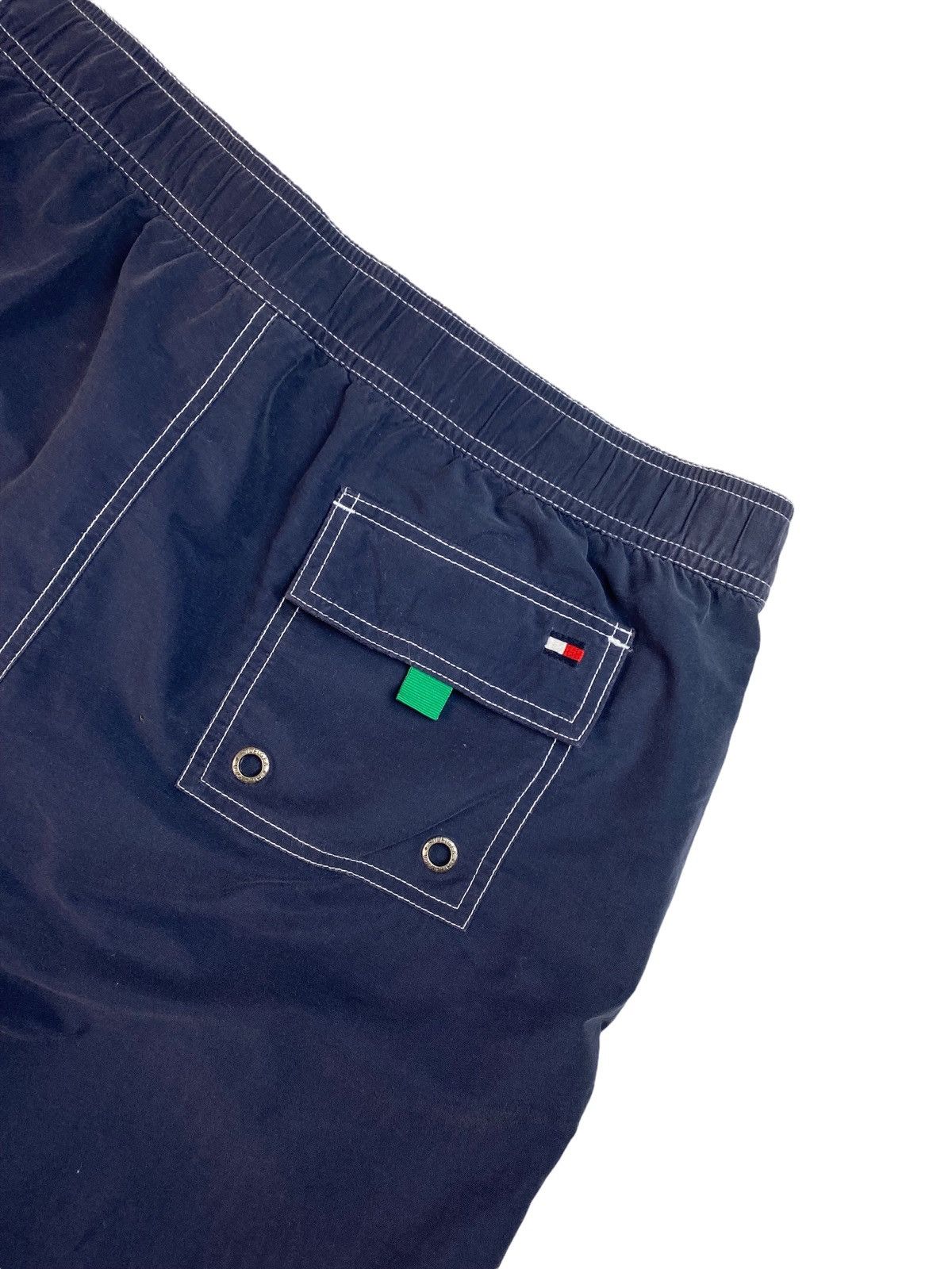 Tommy Hilfiger × Vintage Vintage Tommy Hilfiger Hawaii Shorts Size US 33 - 7 Thumbnail