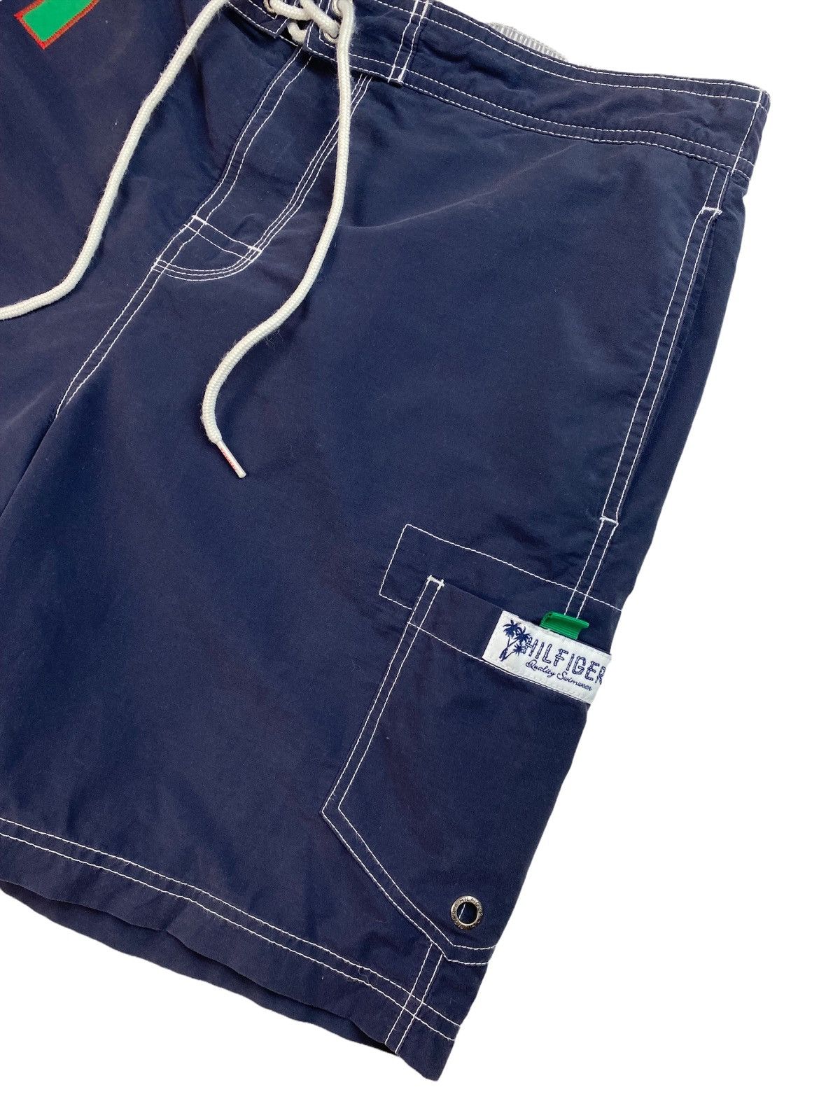 Tommy Hilfiger × Vintage Vintage Tommy Hilfiger Hawaii Shorts Size US 33 - 2 Thumbnail