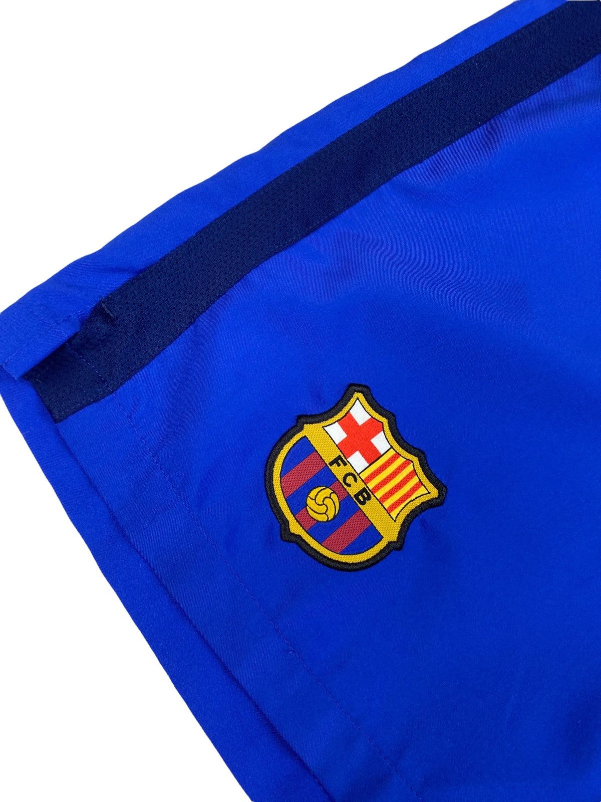 Nike × Vintage Vintage Nike FC Barcelona Soccer Jersey Shorts Size US 32 / EU 48 - 4 Thumbnail