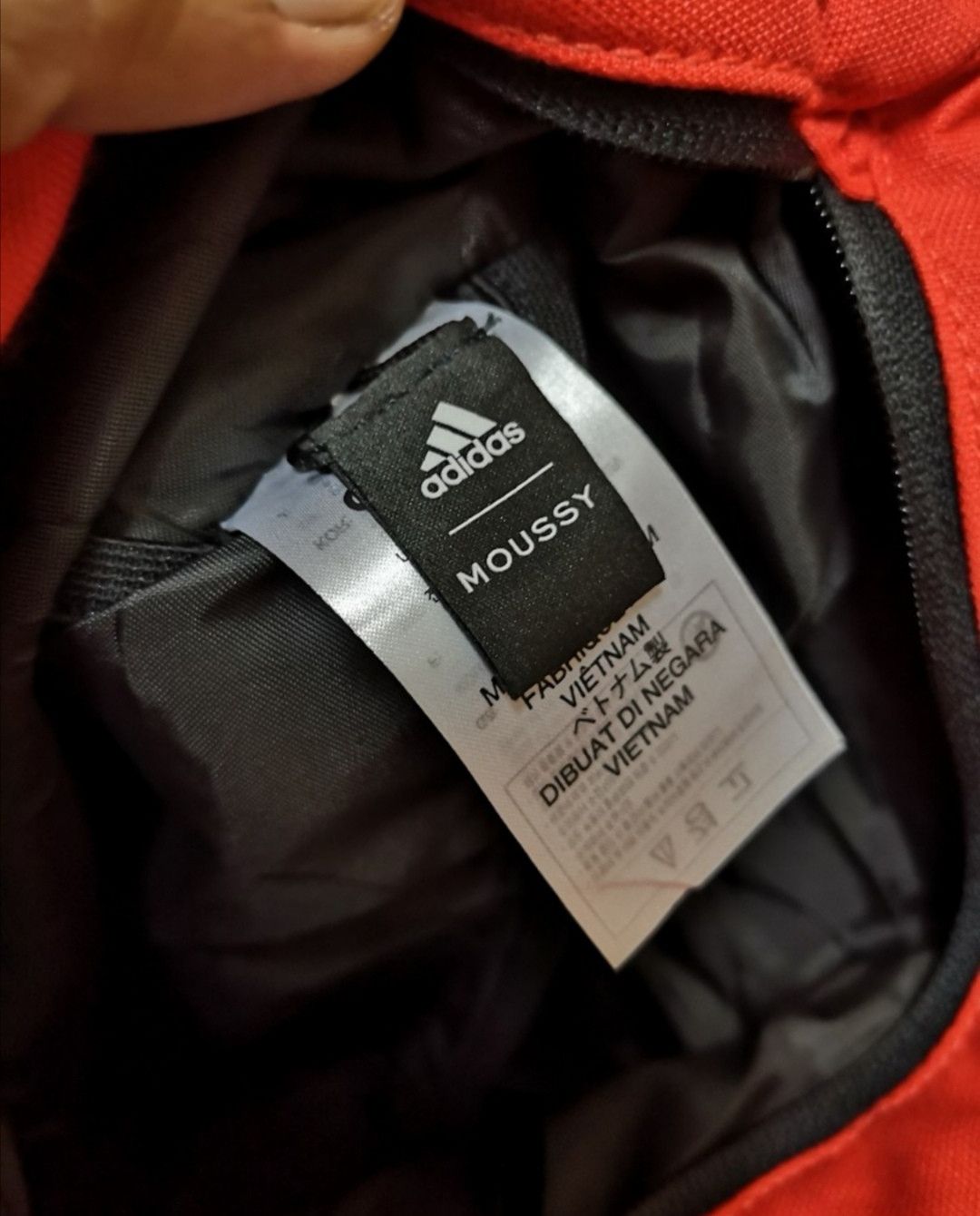 Adidas × Japanese Brand × MOUSSY 🔥LAST DROP🔥 ADIDAS X MOUSSY FOLDABLE CROSSBODY SLING BAG Size ONE SIZE - 13 Thumbnail