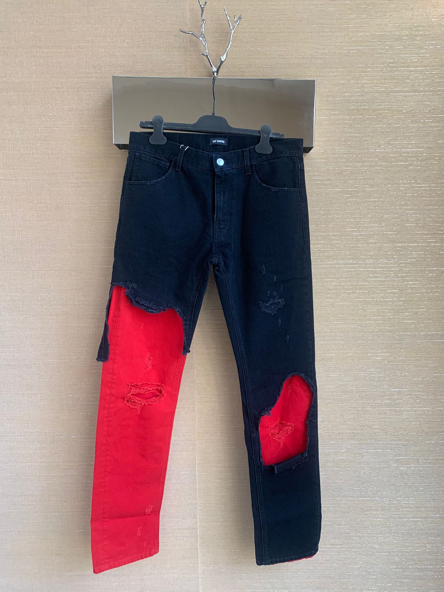 Raf Simons AW19 Slim Destroyed Denim in Black Red Size US 34 / EU 50 - 2 Thumbnail