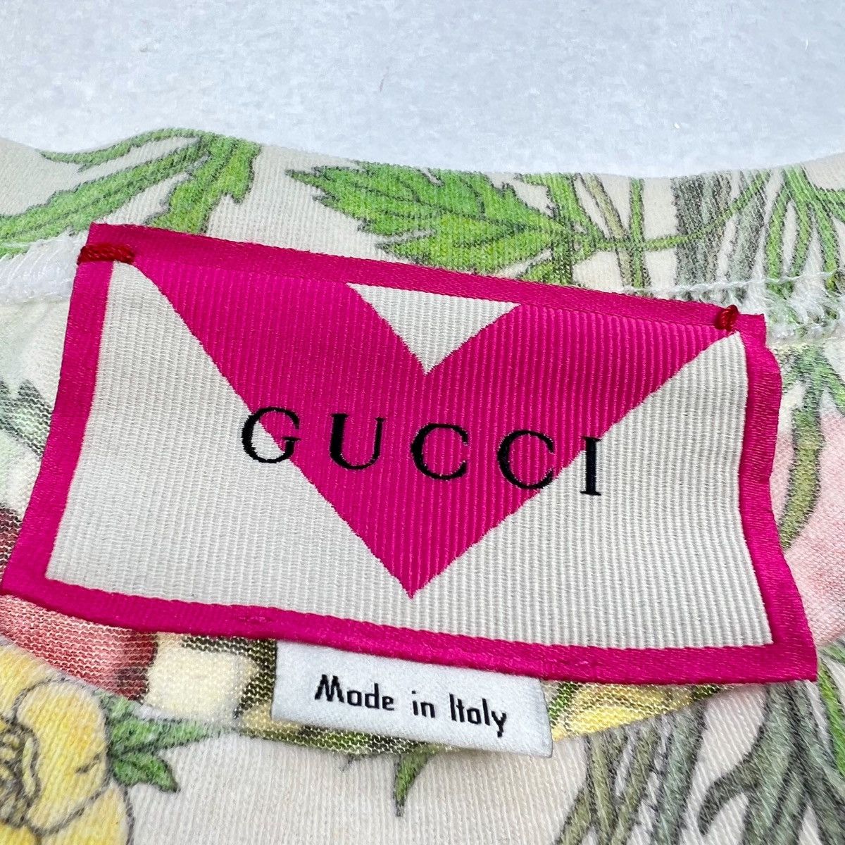 Gucci Gucci Dans Mon Pays On M’Appelai L’Amour T Shirt Size US M / EU 48-50 / 2 - 5 Thumbnail