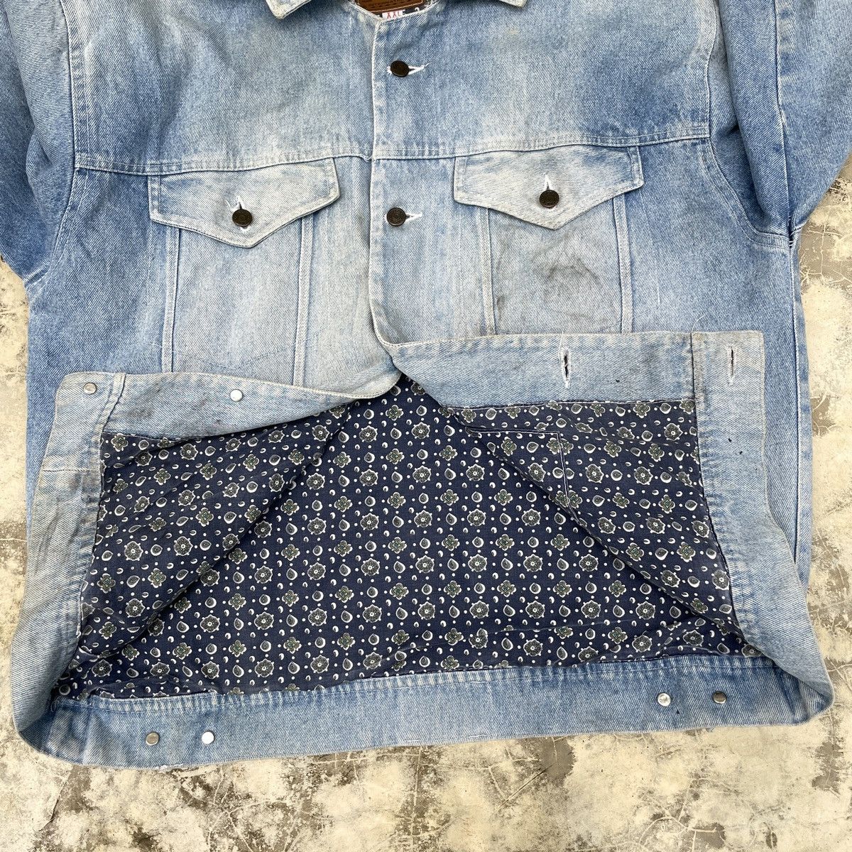 Japanese Brand Vintage Japanese Brand Faded Denim Jacket Size US L / EU 52-54 / 3 - 9 Thumbnail