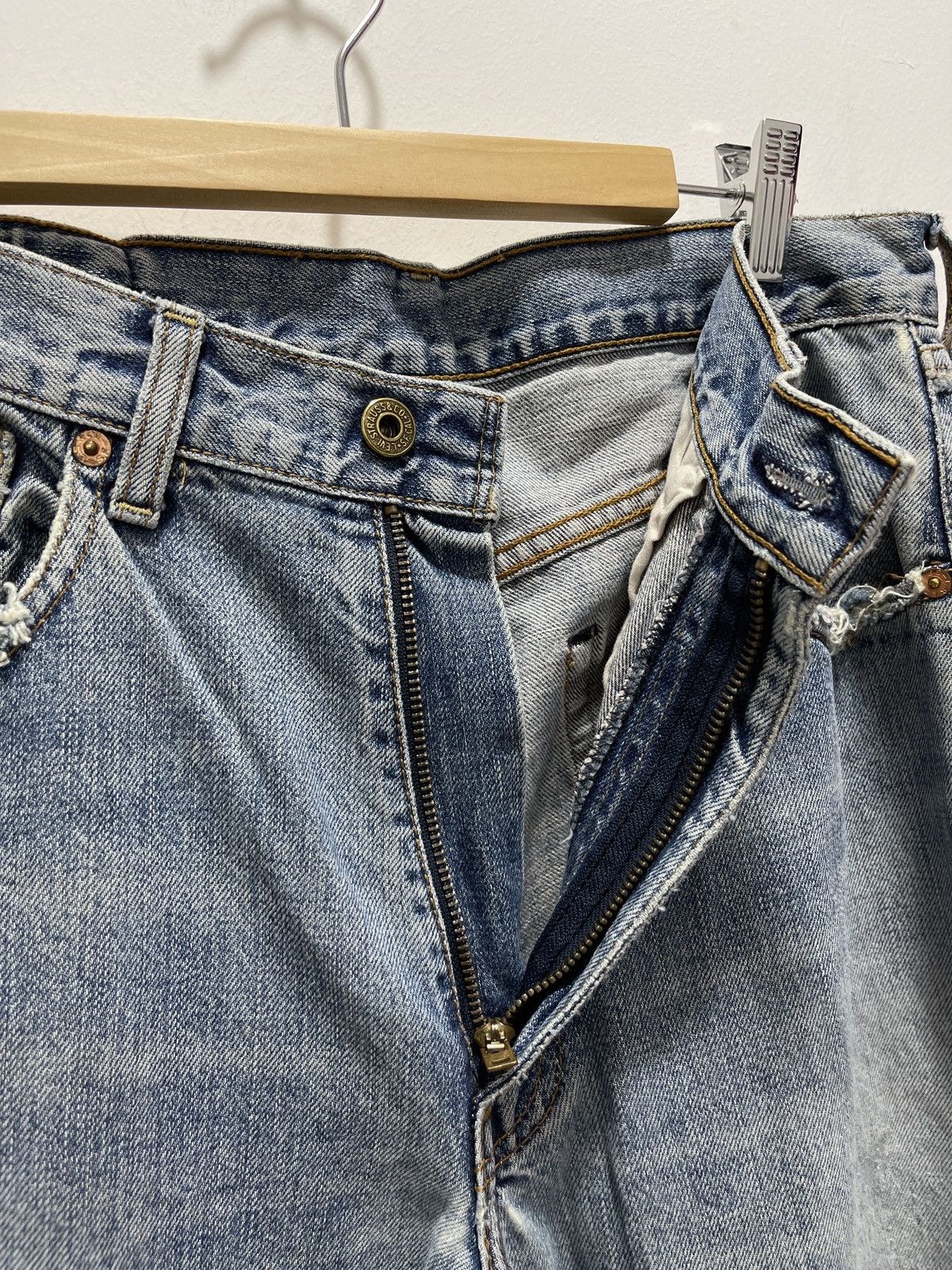Levi's LEVIS 503 SELVEDGE BUTTON STAMP 359 DISTRESSED DENIM JEANS Size US 30 / EU 46 - 9 Thumbnail