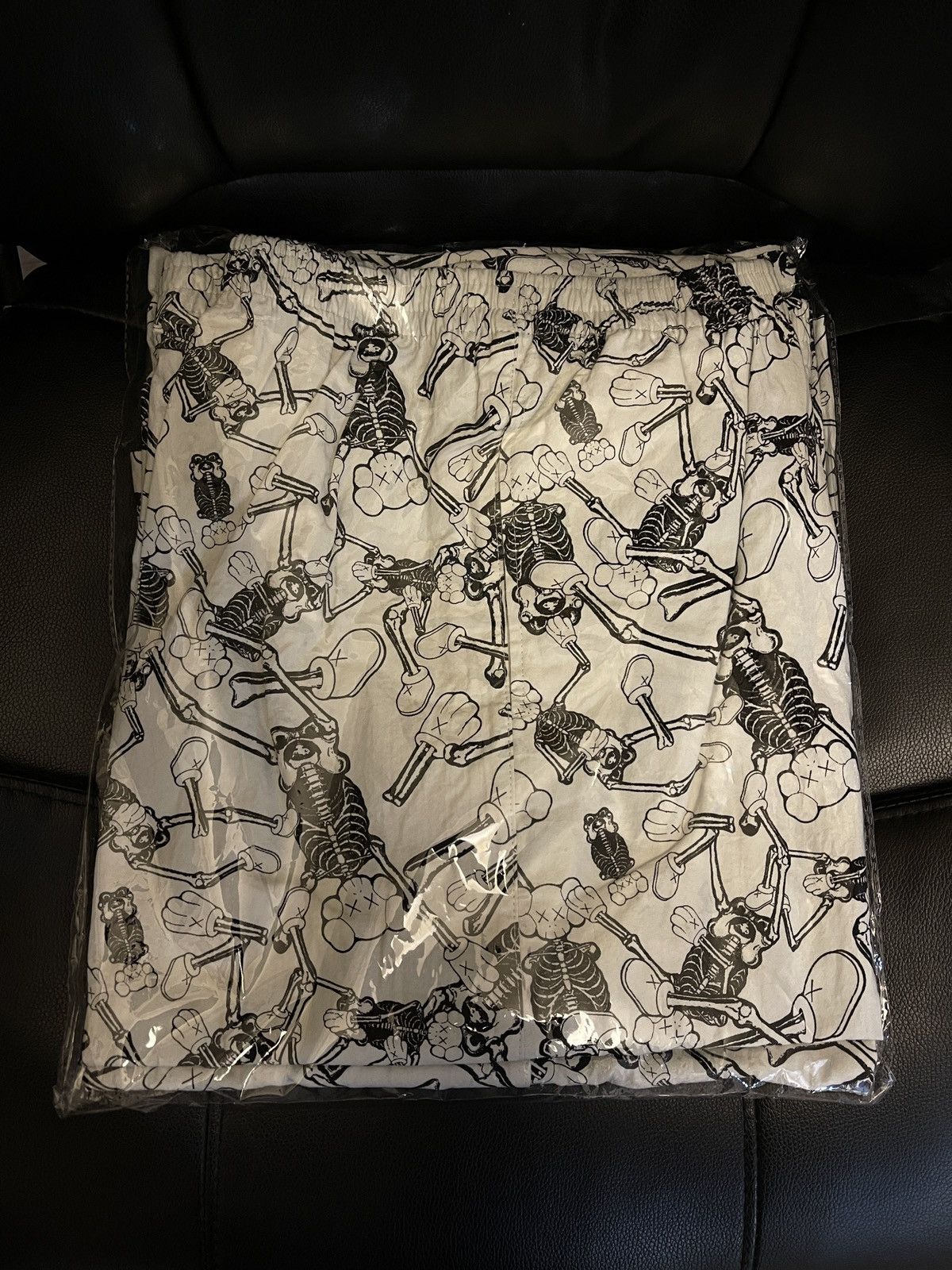 Infinite Archives × Kaws Kaws x Infinite Archives Pajamas Set Skeleton Size US XL / EU 56 / 4 - 4 Thumbnail
