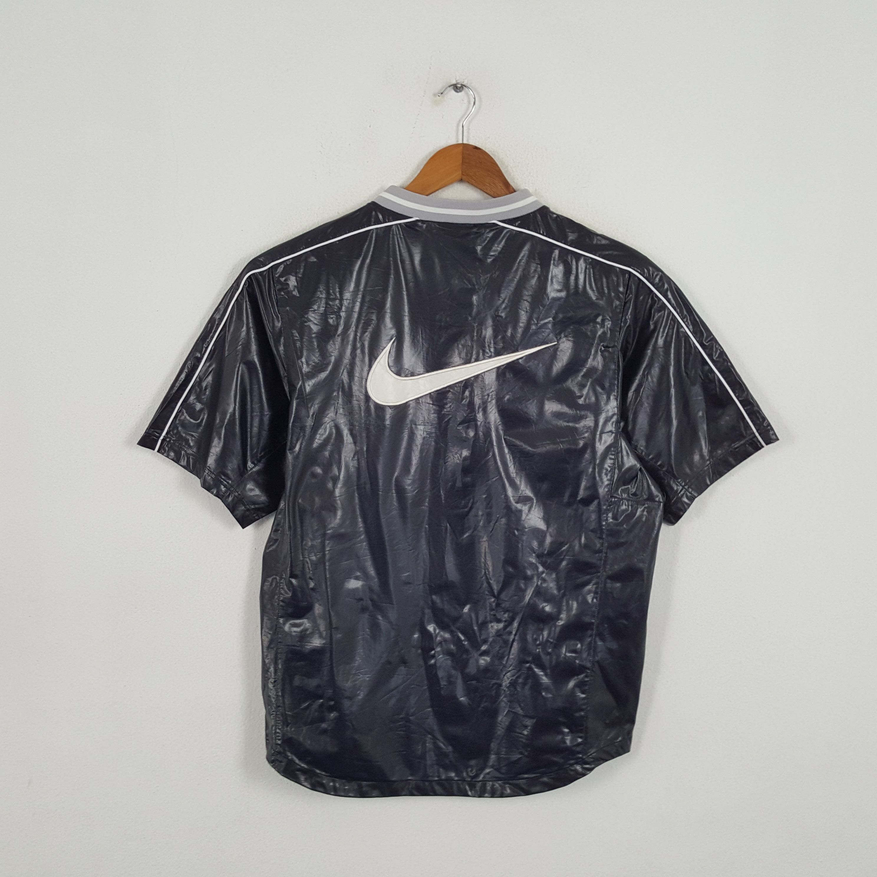 Vintage NIKE Sportswear Swoosh Logo T-Shirts