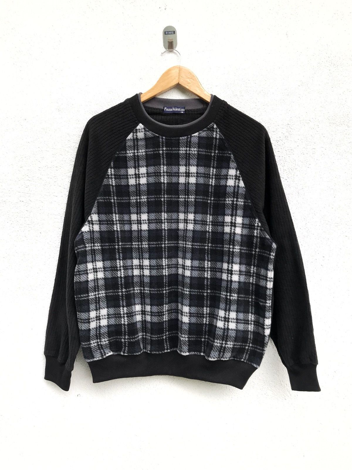 Designer × Valentino Piazza Valentino Sweatshirt Armpit 22.5”x27” Size US M / EU 48-50 / 2 - 2 Thumbnail
