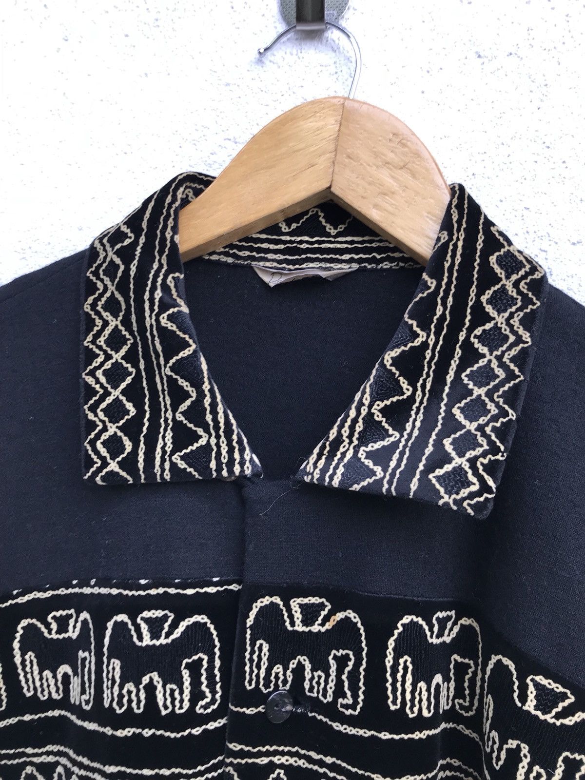 Designer × Japanese Brand Deux Viviere Black Embroidered Tribal Design Size US L / EU 52-54 / 3 - 3 Thumbnail