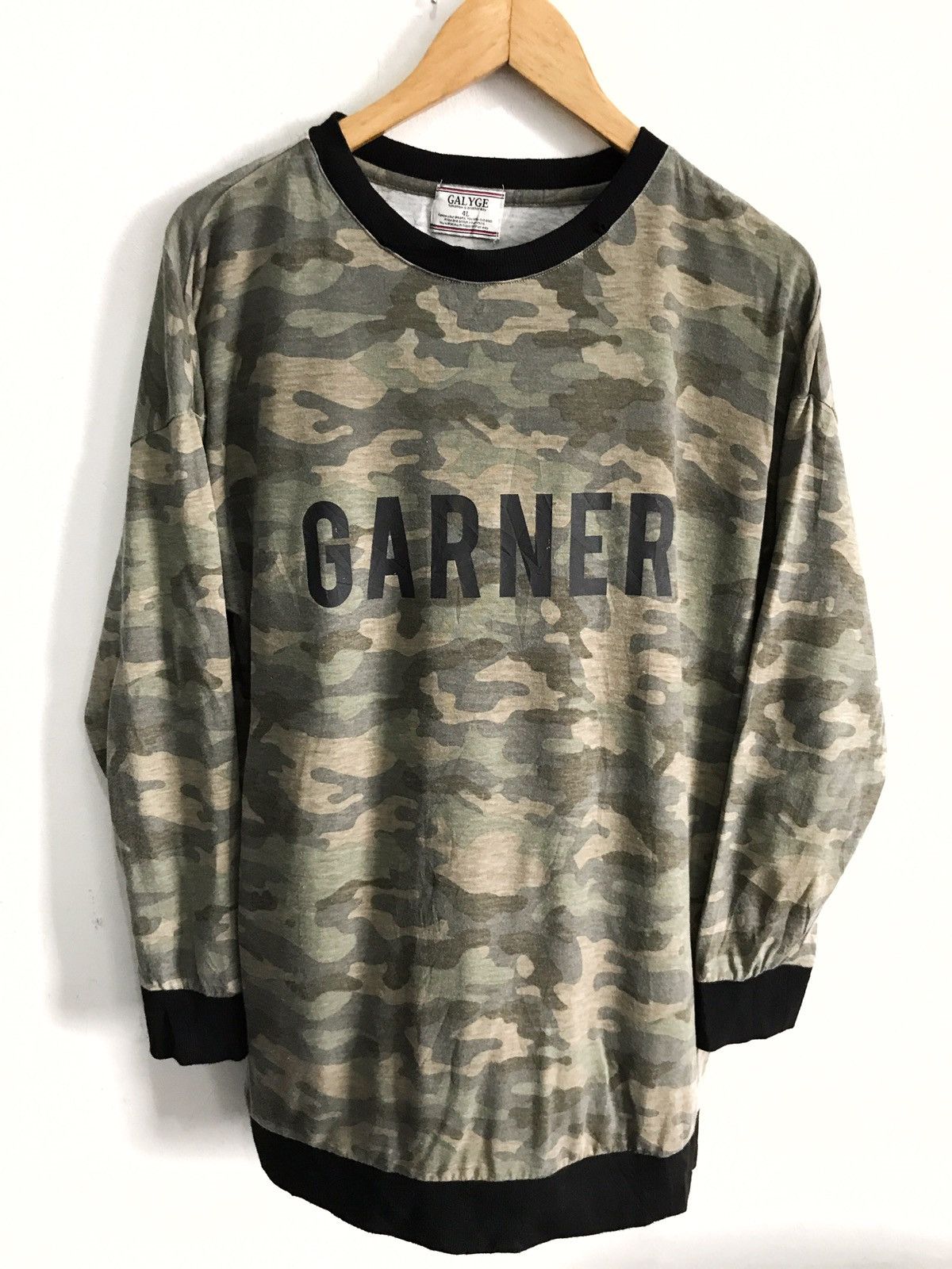 image of Designer Galyge Garner Long Crewneck Shirt Sweatshirt in Camo, Men's (Size Large)
