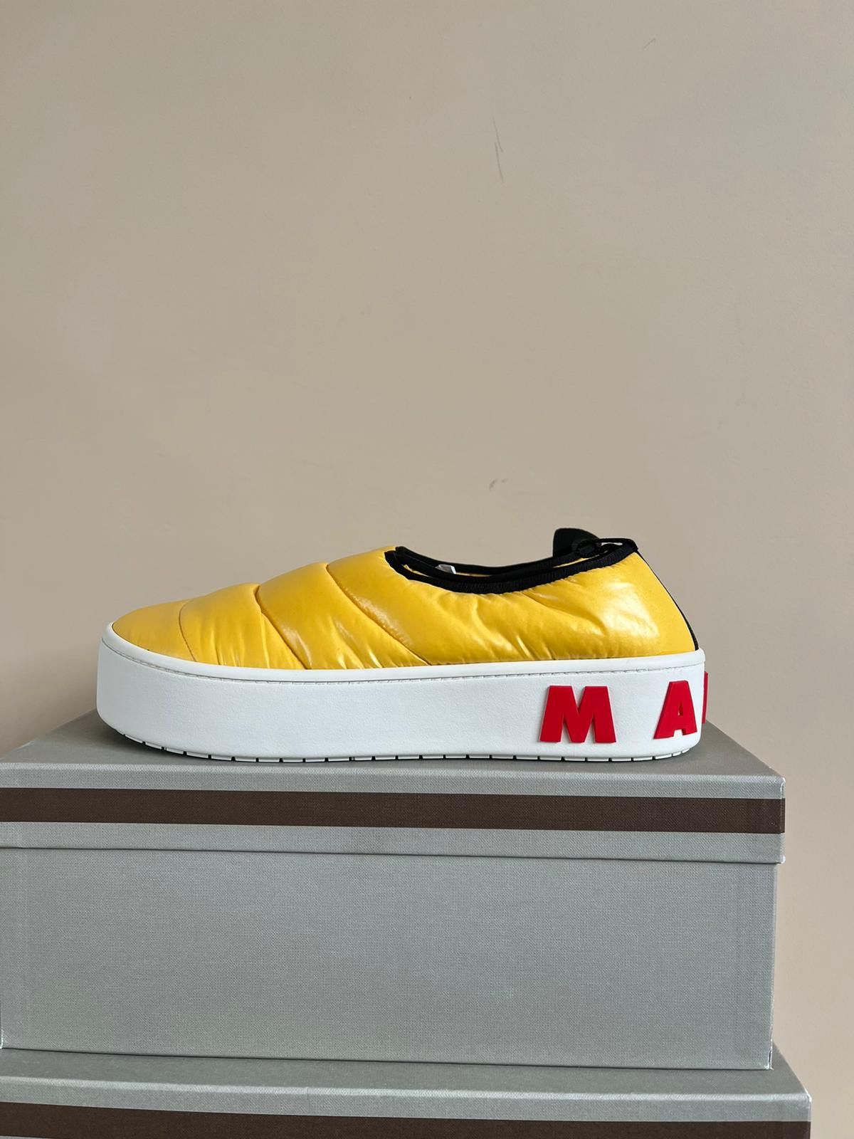 Marni o1rshd1 Puffy Low Top Logo Sneakers in Yellow Size US 10 / EU 43 - 11 Thumbnail