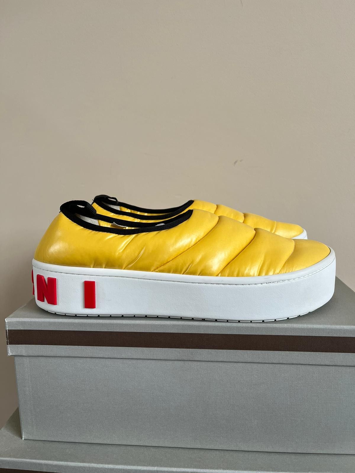 Marni o1rshd1 Puffy Low Top Logo Sneakers in Yellow Size US 10 / EU 43 - 2 Thumbnail
