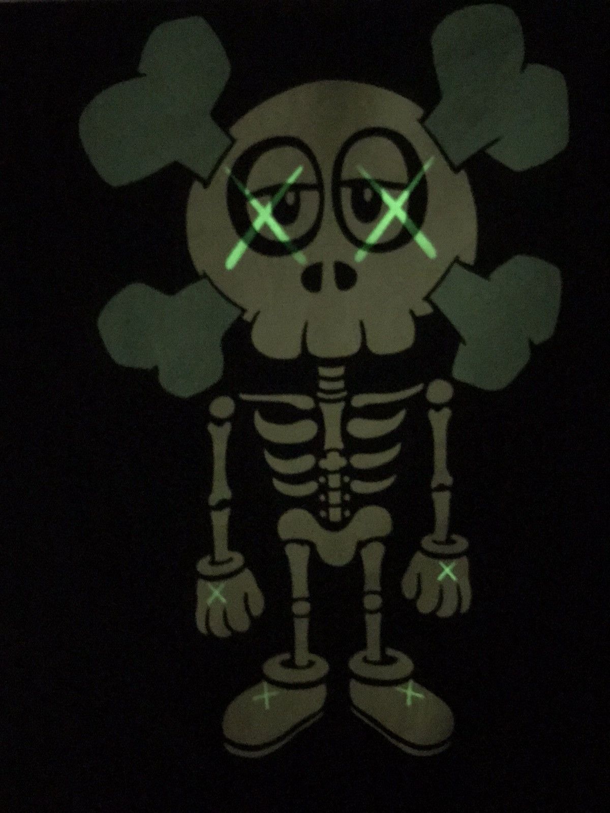 Kaws × Original Fake Original Fake x Santastic Kaws Hasheem Glow in the dark tee Size US M / EU 48-50 / 2 - 14 Thumbnail