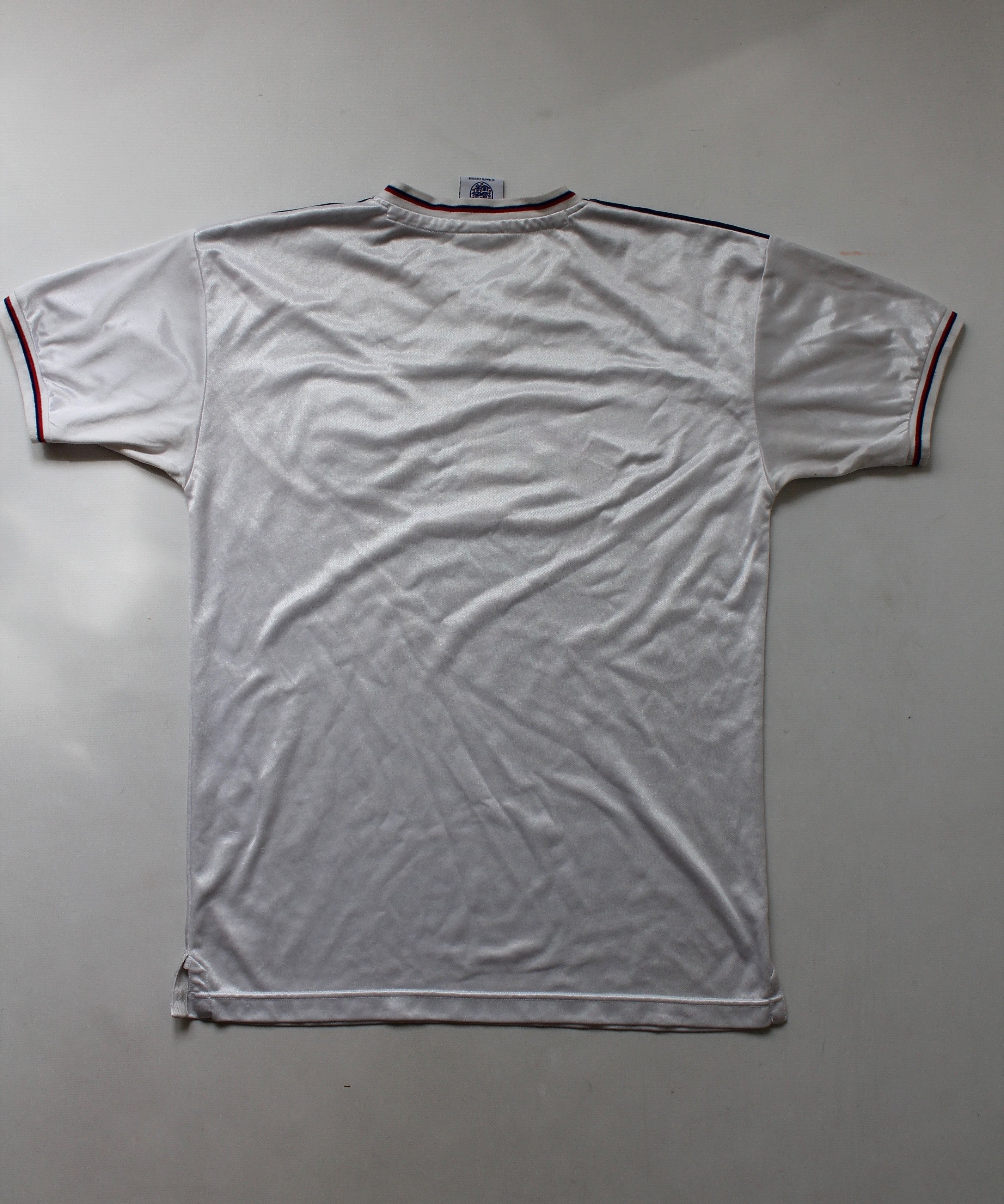 Vintage 1980 -1983 RETRO replica ENGLAND Team Soccer Size US M / EU 48-50 / 2 - 12 Thumbnail