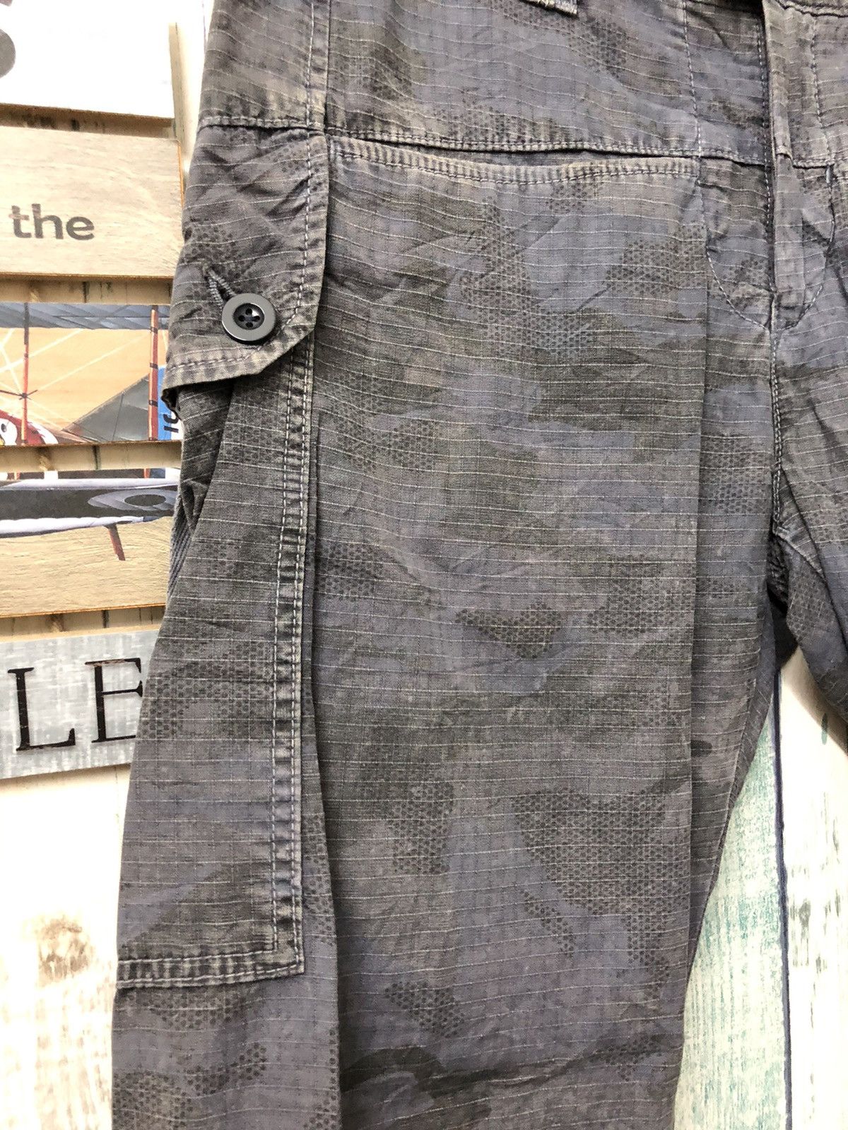 Marithe + Francois Girbaud 2000s MFG Hybrid Camo cargo pant Size US 33 - 8 Thumbnail