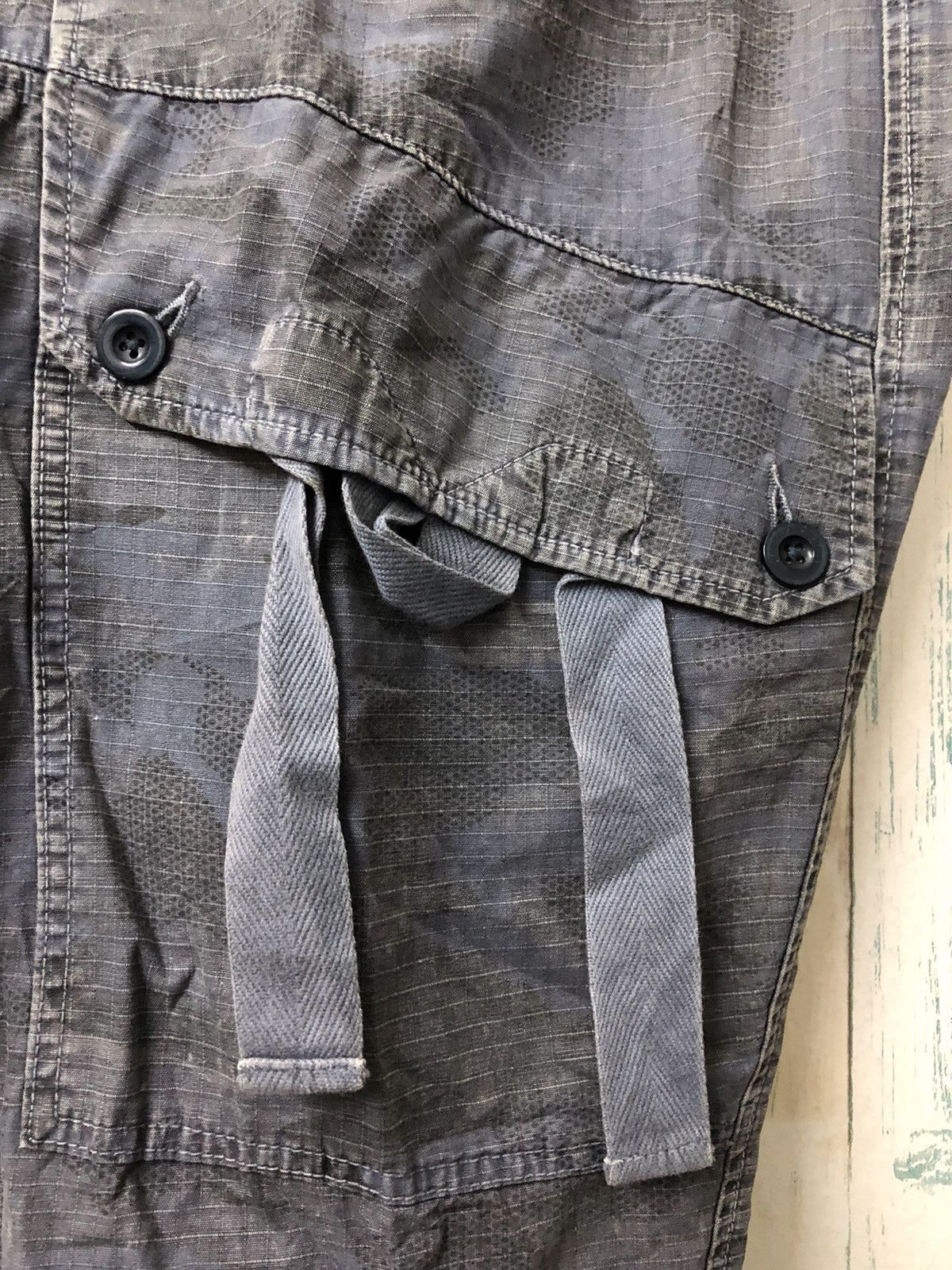 Marithe + Francois Girbaud 2000s MFG Hybrid Camo cargo pant Size US 33 - 18 Thumbnail