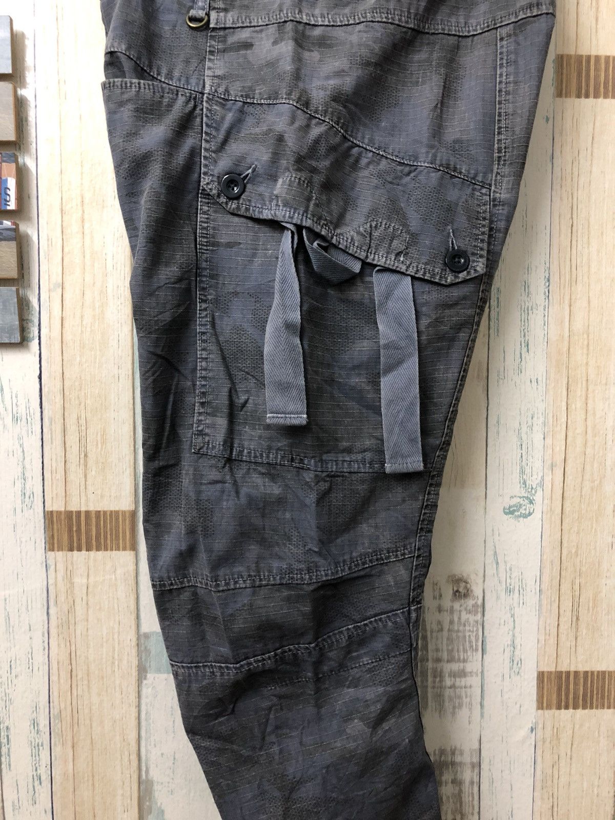 Marithe + Francois Girbaud 2000s MFG Hybrid Camo cargo pant Size US 33 - 16 Thumbnail