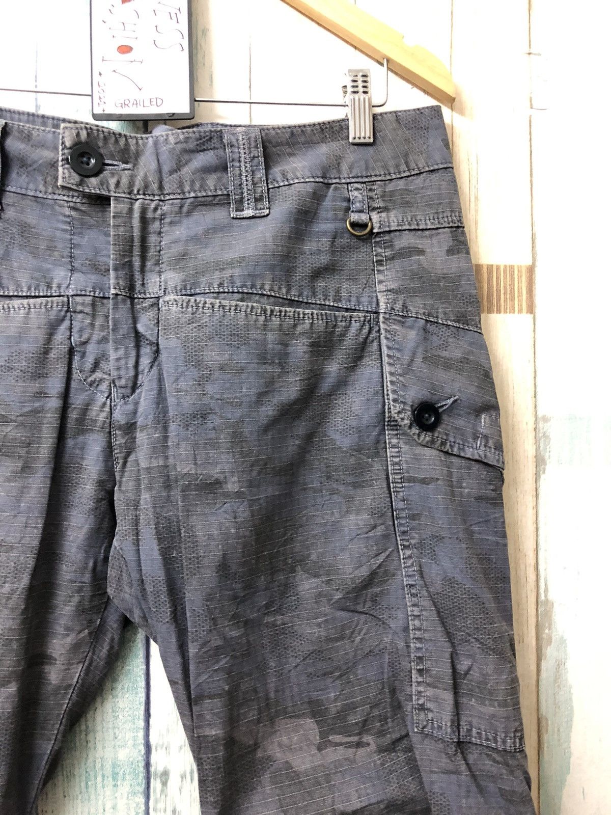 Marithe + Francois Girbaud 2000s MFG Hybrid Camo cargo pant Size US 33 - 7 Thumbnail