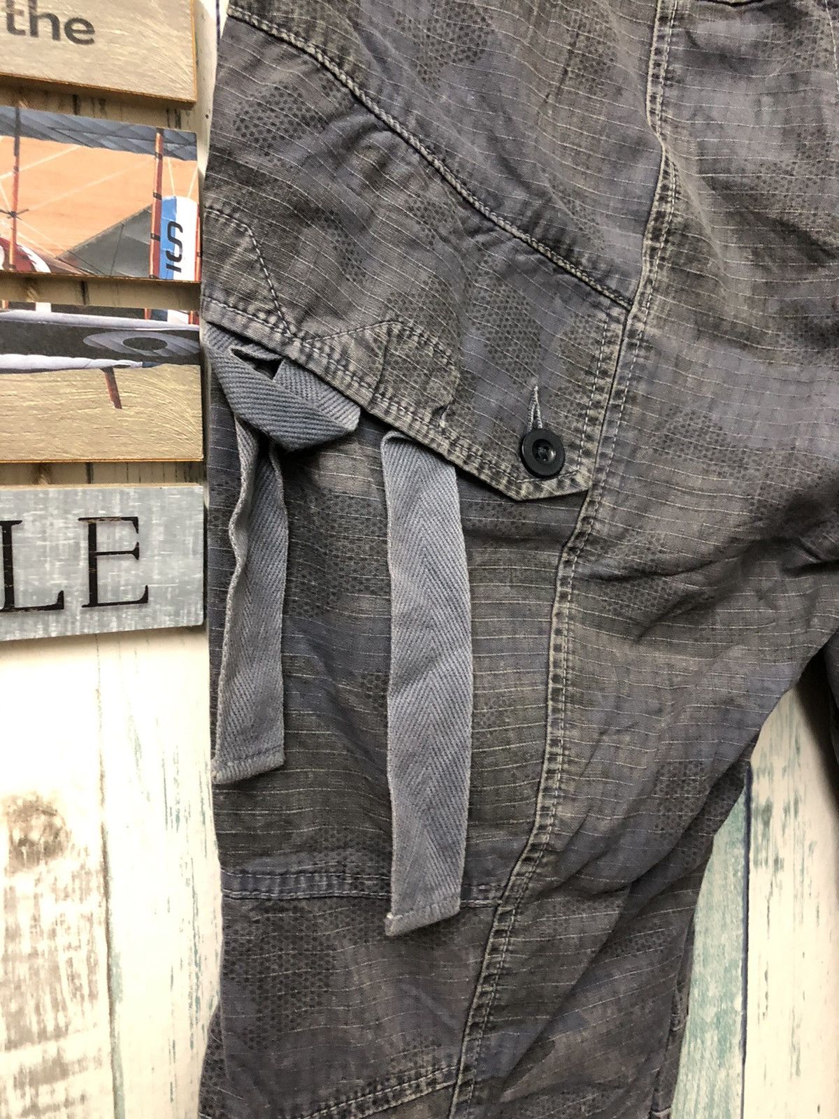 Marithe + Francois Girbaud 2000s MFG Hybrid Camo cargo pant Size US 33 - 12 Thumbnail
