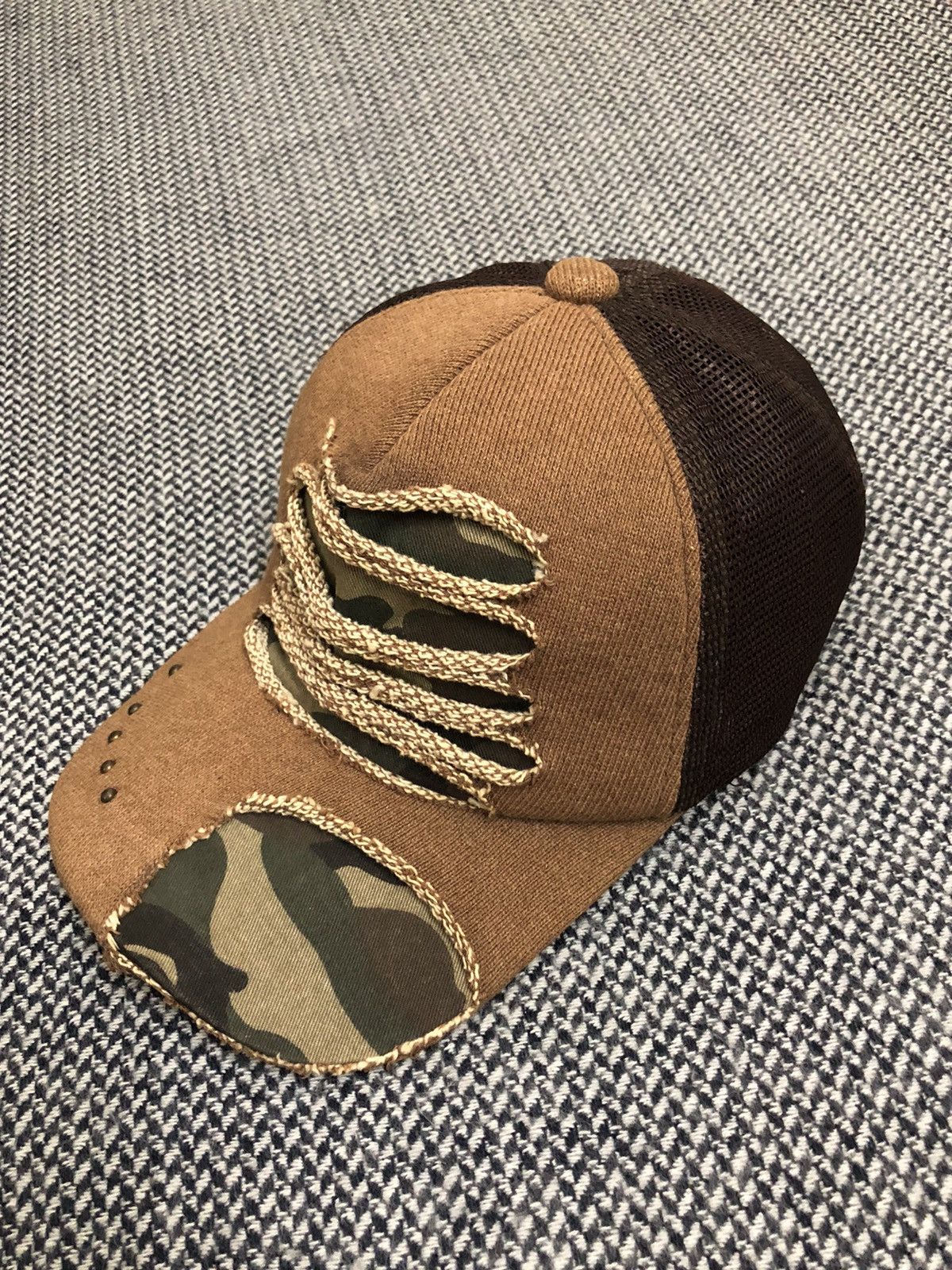 semanticdesign 🔥CHAOS🔥 Semantic Design Distressed trucker Cap Size ONE SIZE - 2 Thumbnail