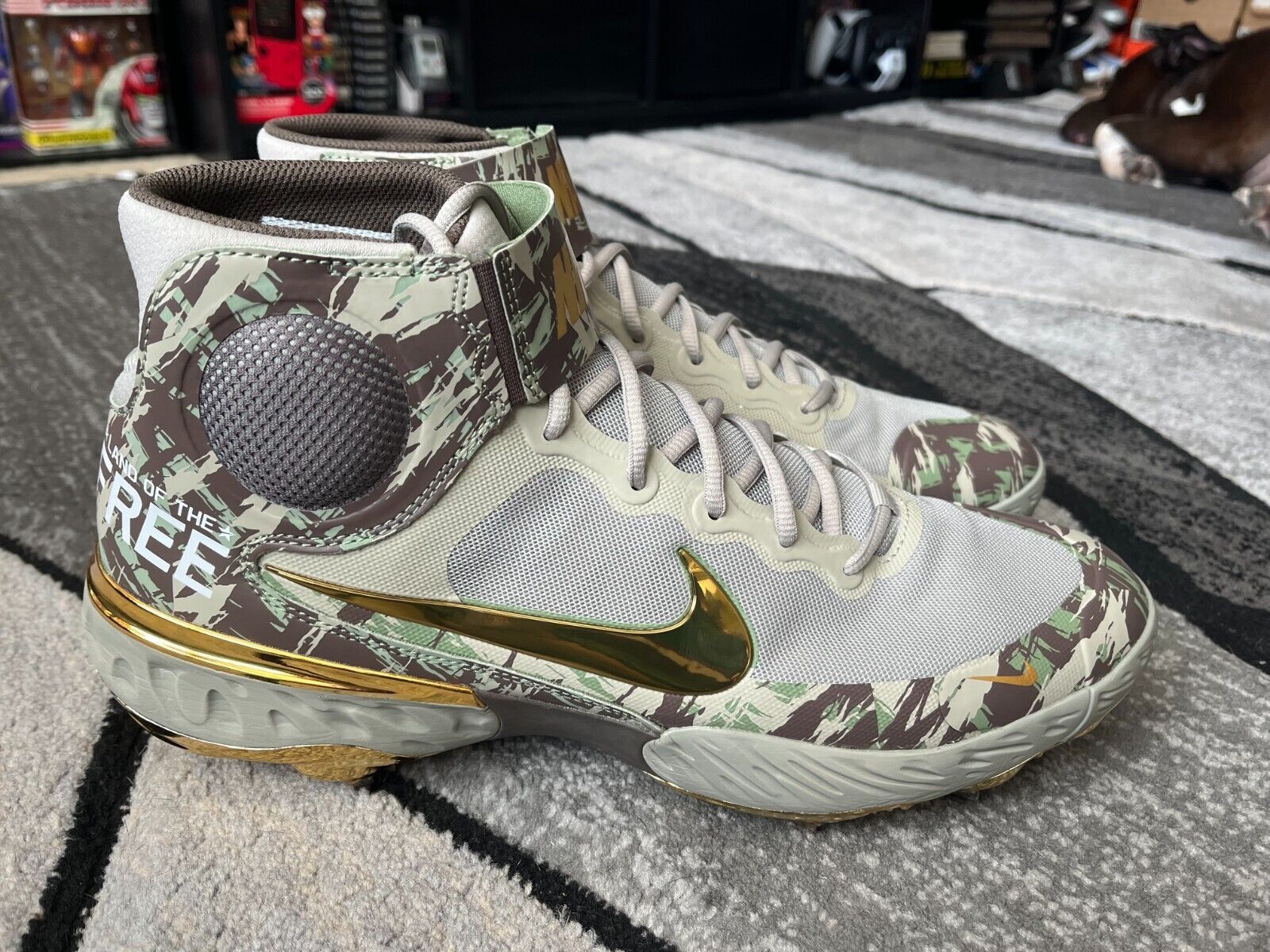 nike alpha huarache elite 3 mid