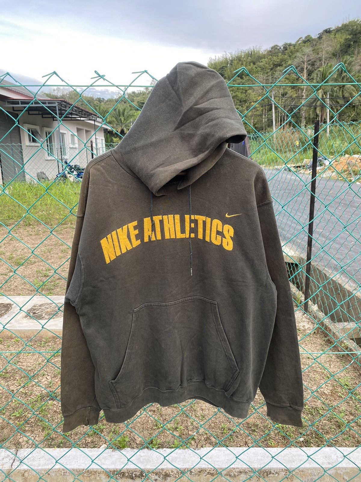Nike Vintage 90’s NIKE ATHLENTICS Spellout Hoodies Size US M / EU 48-50 / 2 - 1 Thumbnail