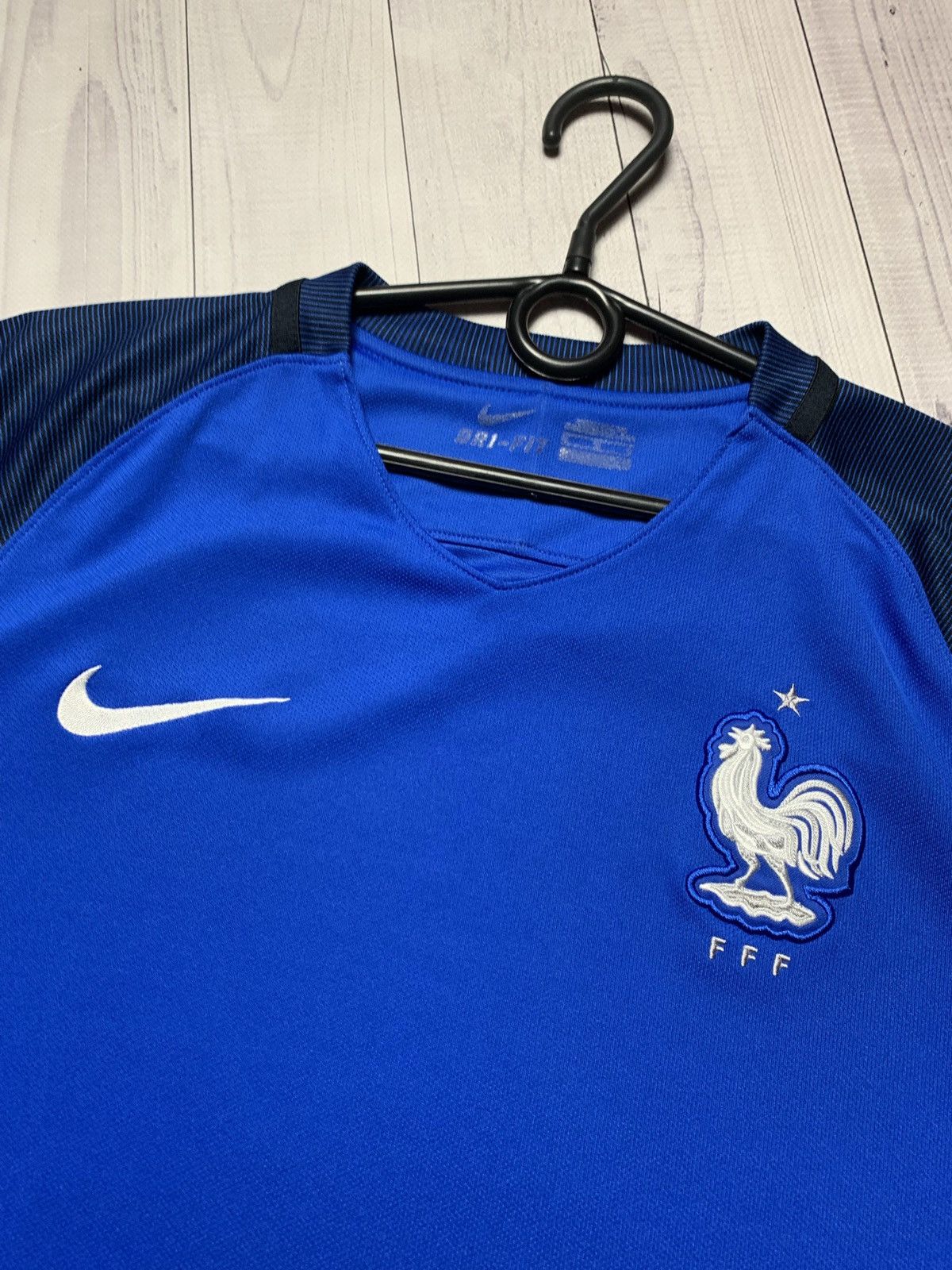 Nike × Vintage Vintage Nike France soccer jersey size M Size US M / EU 48-50 / 2 - 2 Thumbnail