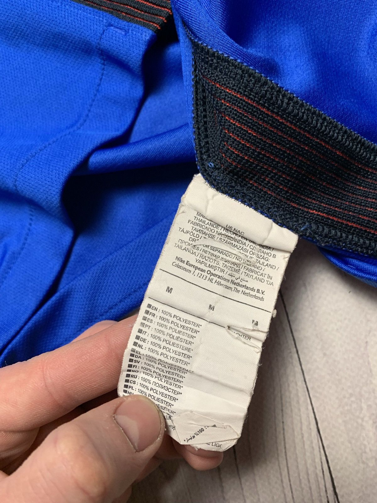 Nike × Vintage Vintage Nike France soccer jersey size M Size US M / EU 48-50 / 2 - 6 Thumbnail
