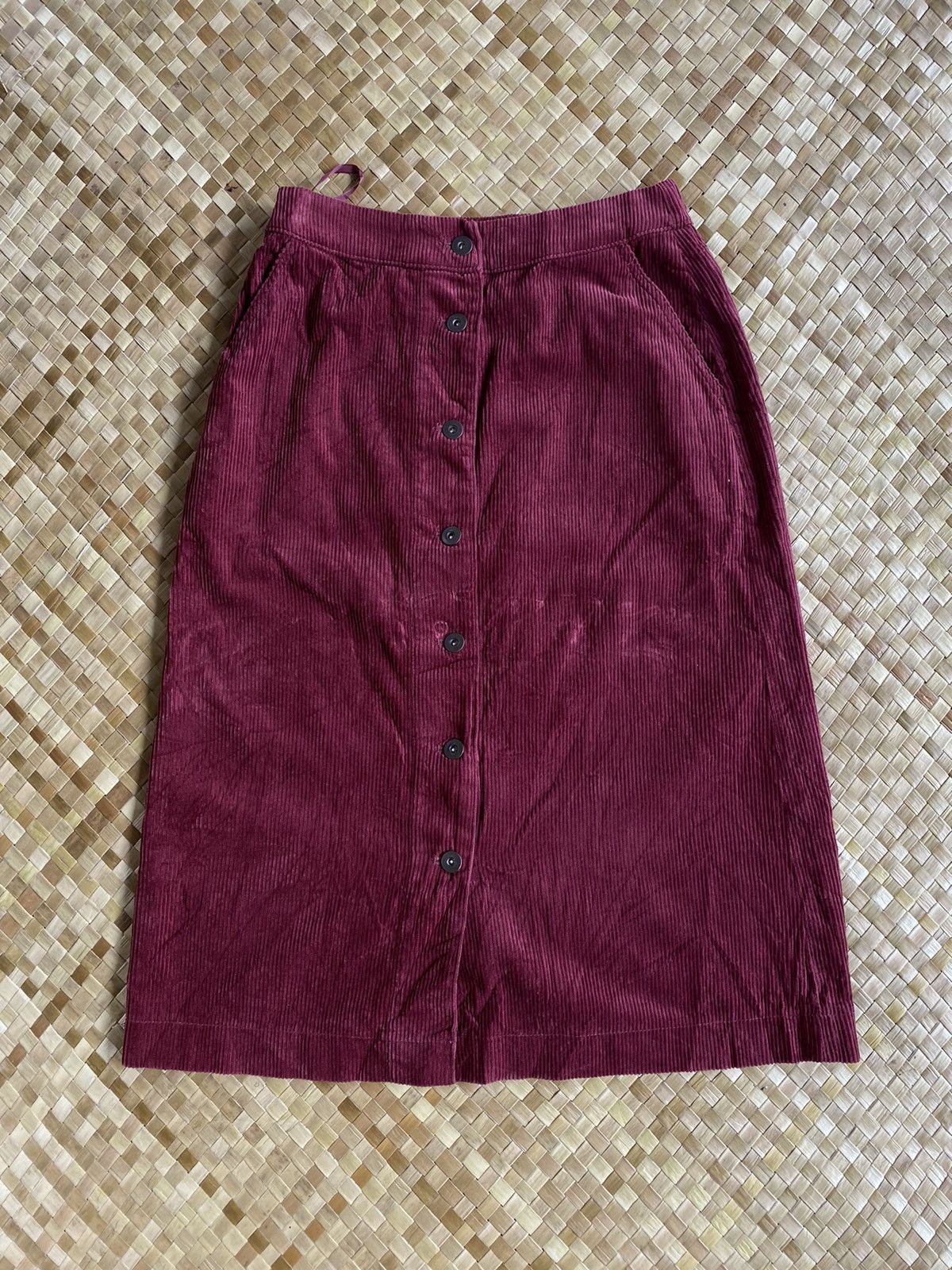 image of Corduroi Club x Uniqlo Vintage Uniqlo Corduroy’S Ladies Medium Skirts, Women's (Size 26)