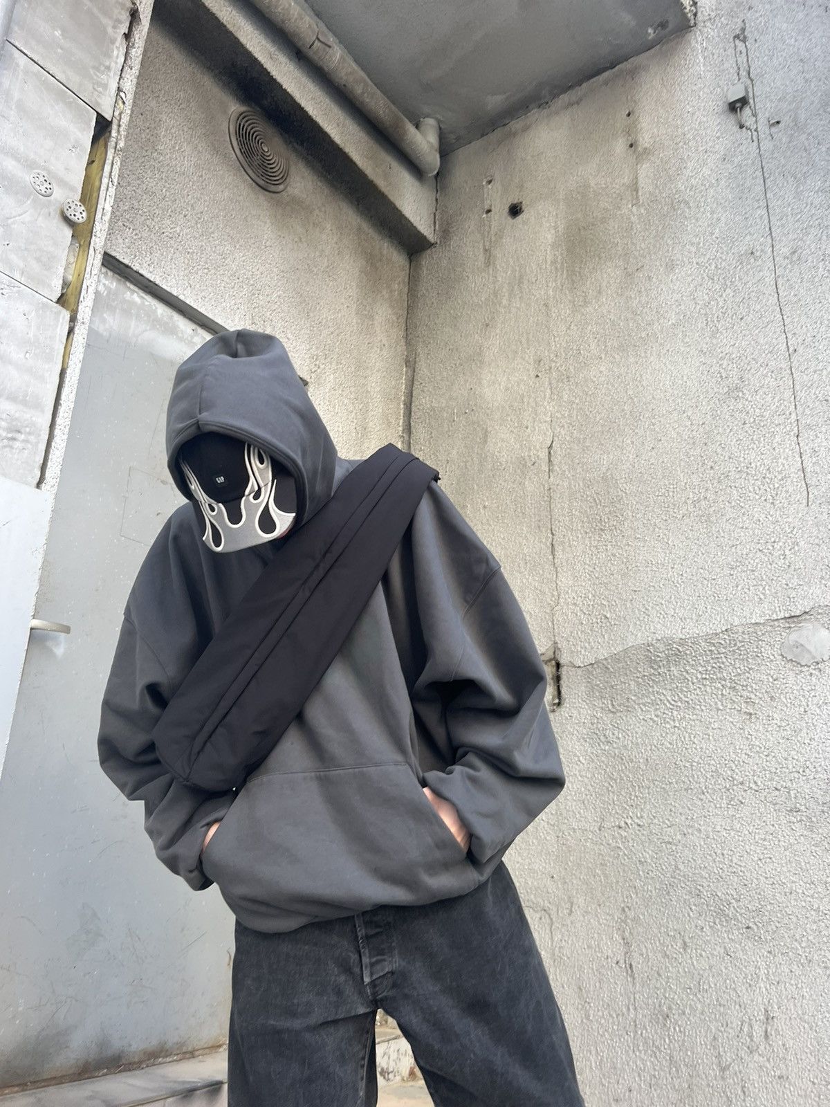 Yeezy Gap Engineered by Balenciaga イージー ギャップ エンジニアー