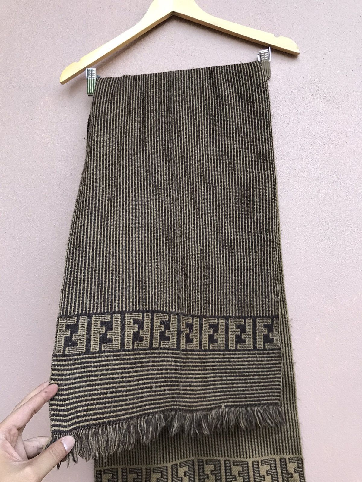 Fendi Fendi Muffler Scarf Made in Italy Size ONE SIZE - 6 Thumbnail