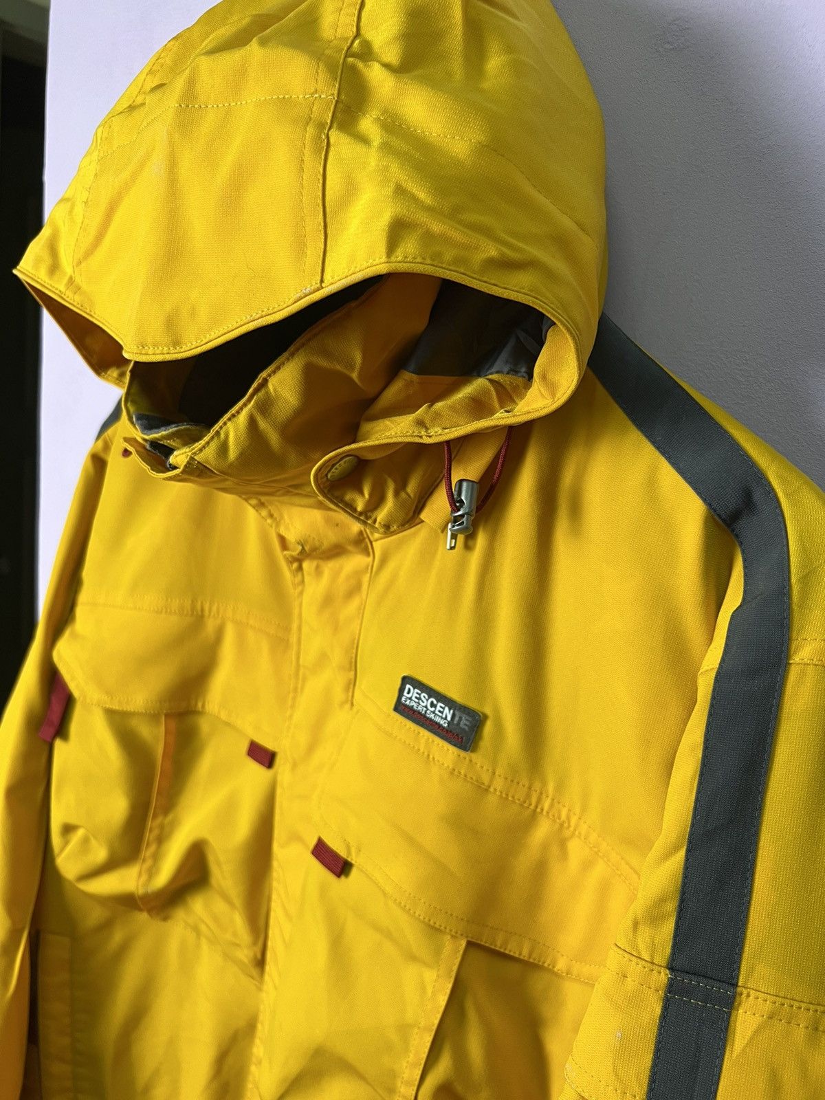 Descente 🔥Yellow Descente Skiing Jackets Size US M / EU 48-50 / 2 - 7 Thumbnail