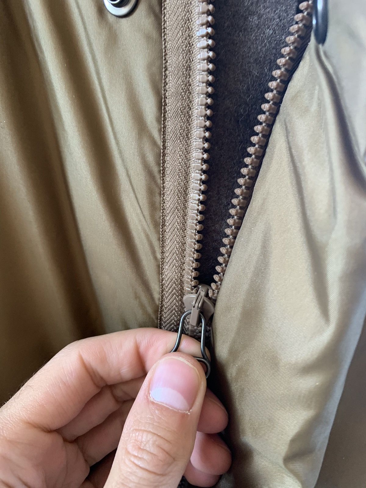 OAMC Frontline Down Parka in Tan / Khaki Size US L / EU 52-54 / 3 - 8 Thumbnail