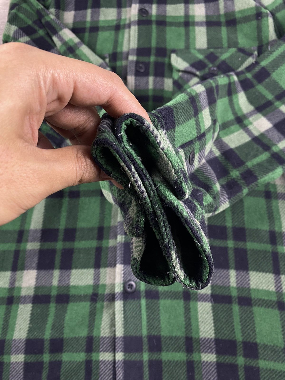Flannel Vintage Uniqlo Shadow Plaid Fleece Button Up Shirt Flannel Size M / US 6-8 / IT 42-44 - 5 Thumbnail