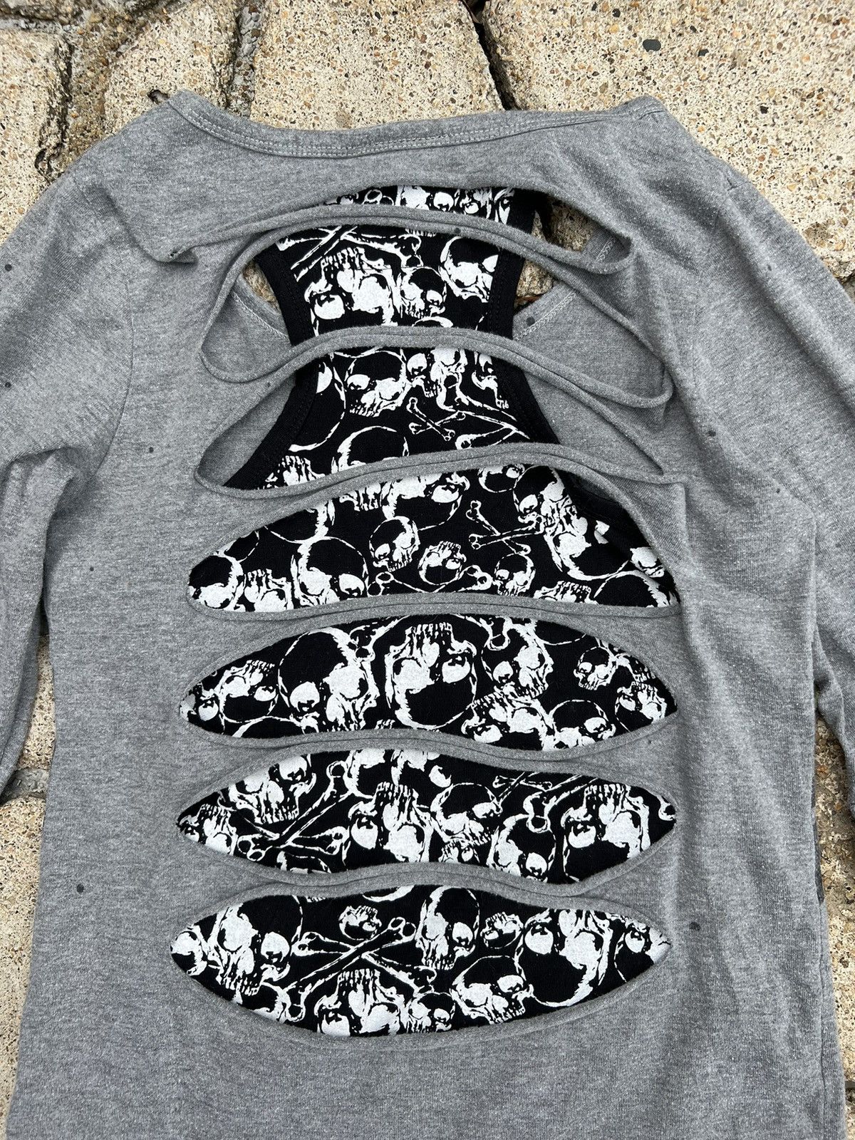 Seditionaries 🔥Lepoint Skulls The World Is Mine Long Sleeves Size XS / US 0-2 / IT 36-38 - 3 Thumbnail