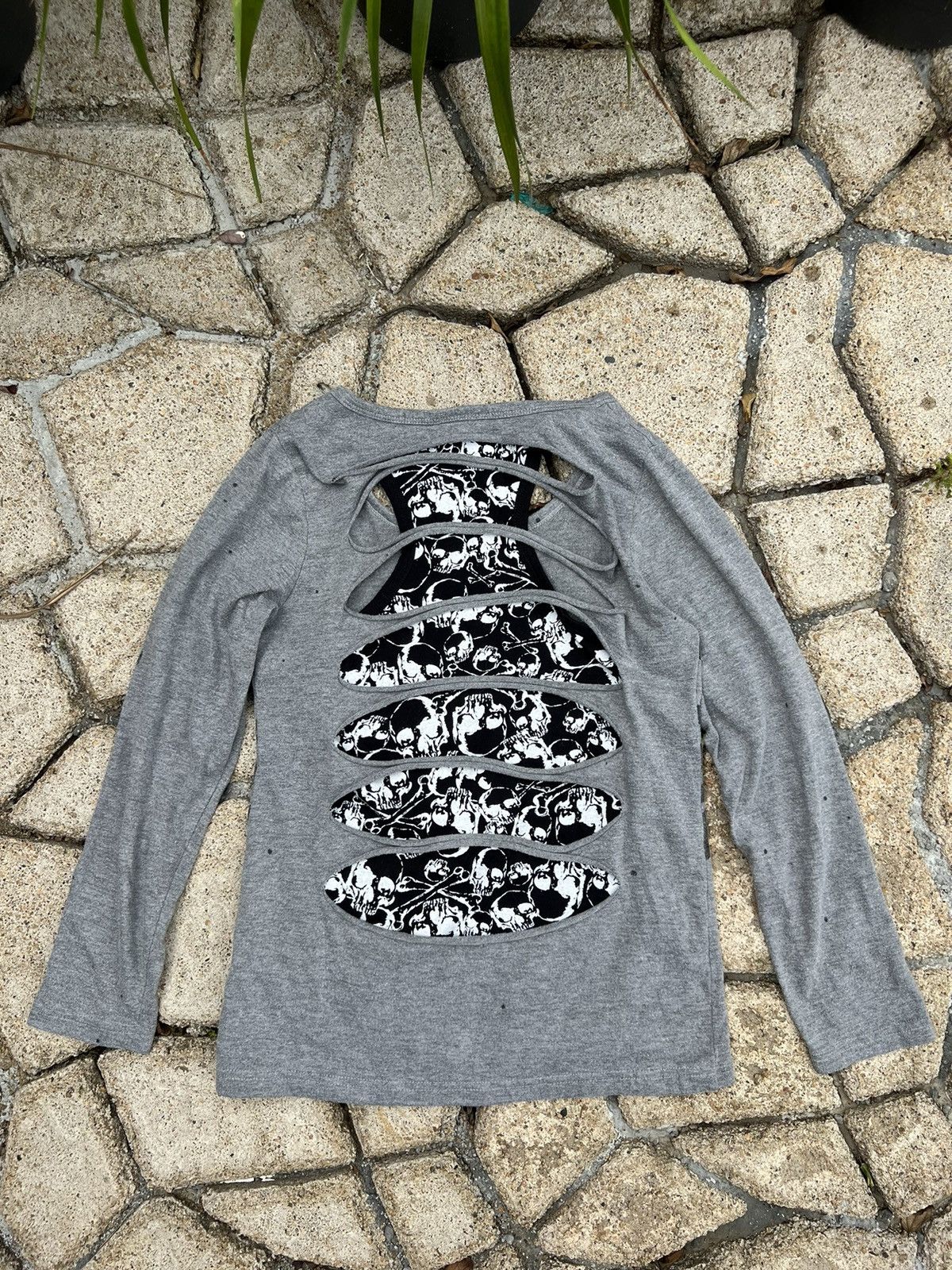 Seditionaries 🔥Lepoint Skulls The World Is Mine Long Sleeves Size XS / US 0-2 / IT 36-38 - 2 Thumbnail