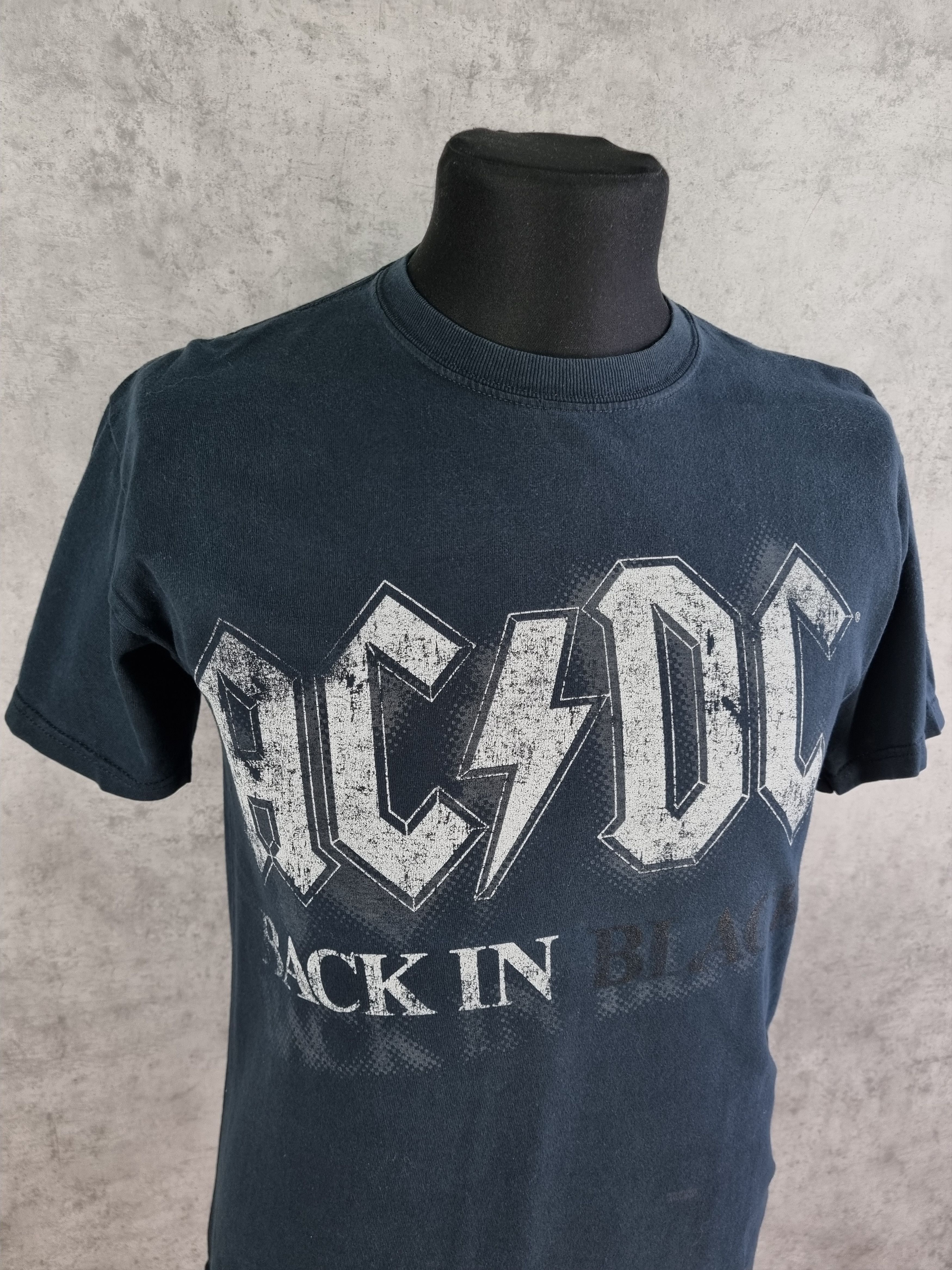 AC/DC × Band Tees Cool faded AC/DC Back In Black Tee shirt Size US M / EU 48-50 / 2 - 4 Thumbnail