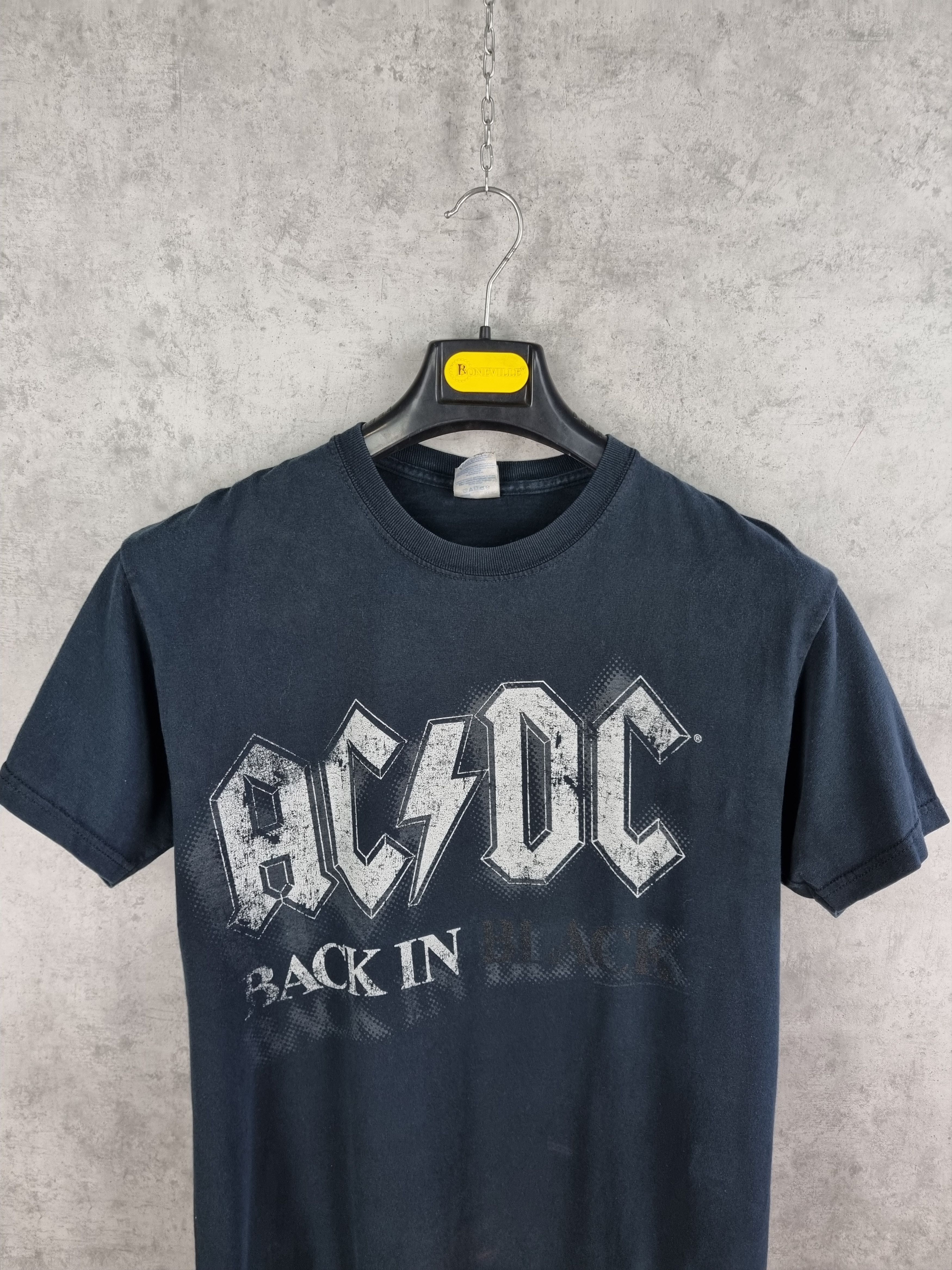 AC/DC × Band Tees Cool faded AC/DC Back In Black Tee shirt Size US M / EU 48-50 / 2 - 3 Thumbnail