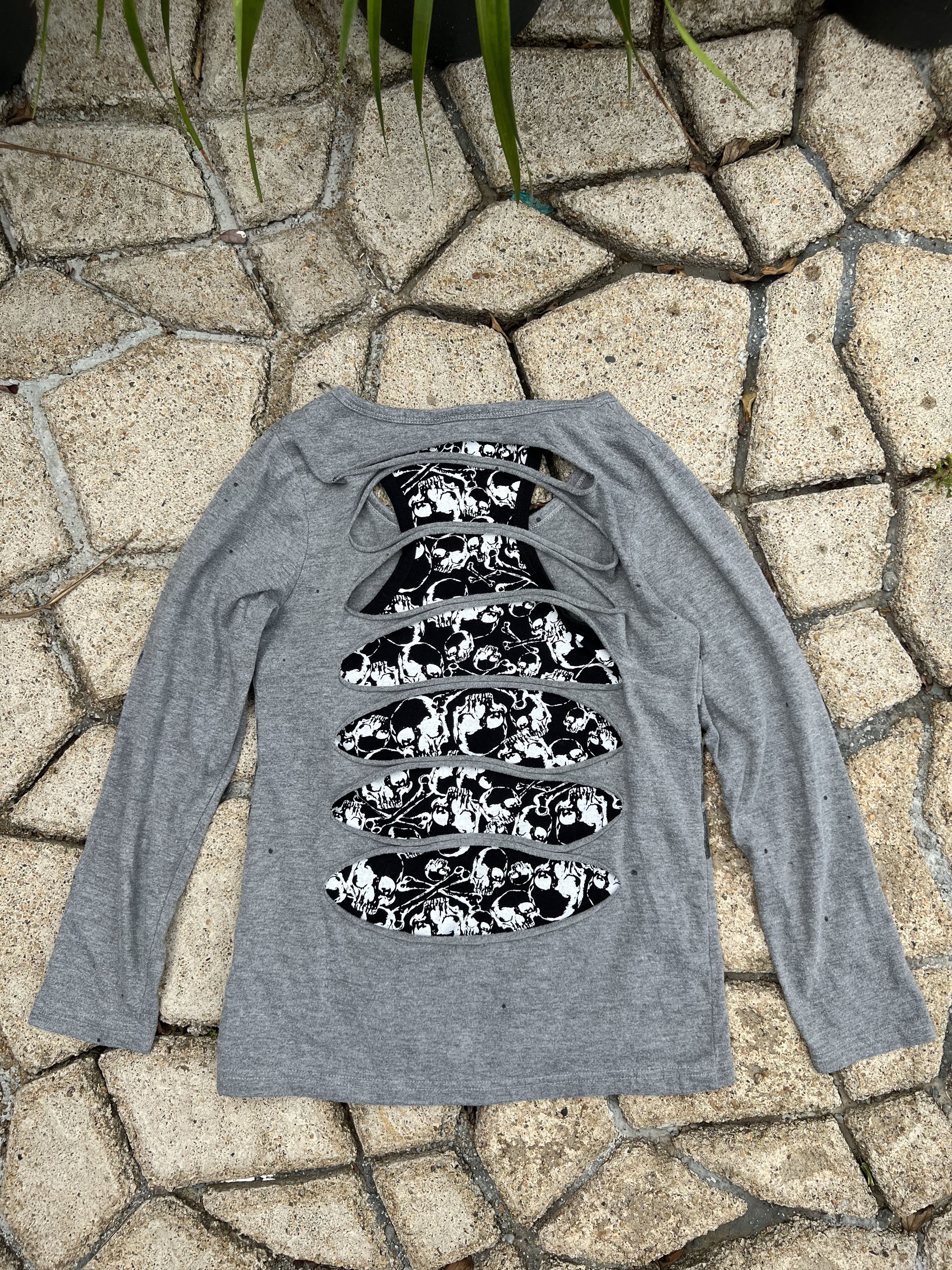 Seditionaries 🔥Lepoint Skulls The World Is Mine Long Sleeves Size XS / US 0-2 / IT 36-38 - 12 Thumbnail
