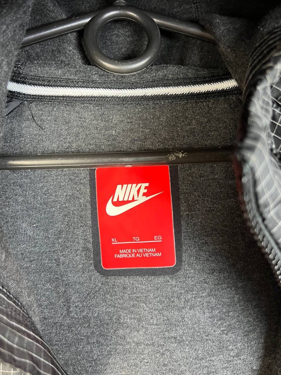 Vintage Nike tech Fleece reflective zip hoodie size Xl Size US XL / EU 56 / 4 - 2 Thumbnail