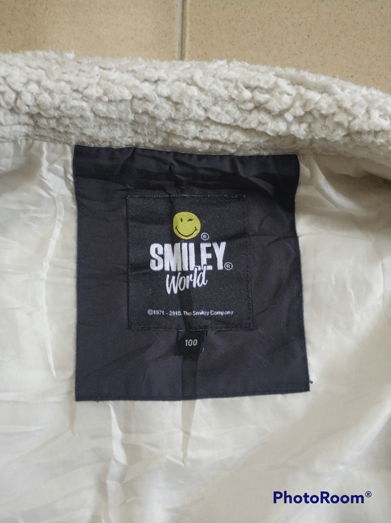 Japanese Brand 🔥White Smiley World Deep Pile Sherpa Jacket Size US S / EU 44-46 / 1 - 8 Thumbnail