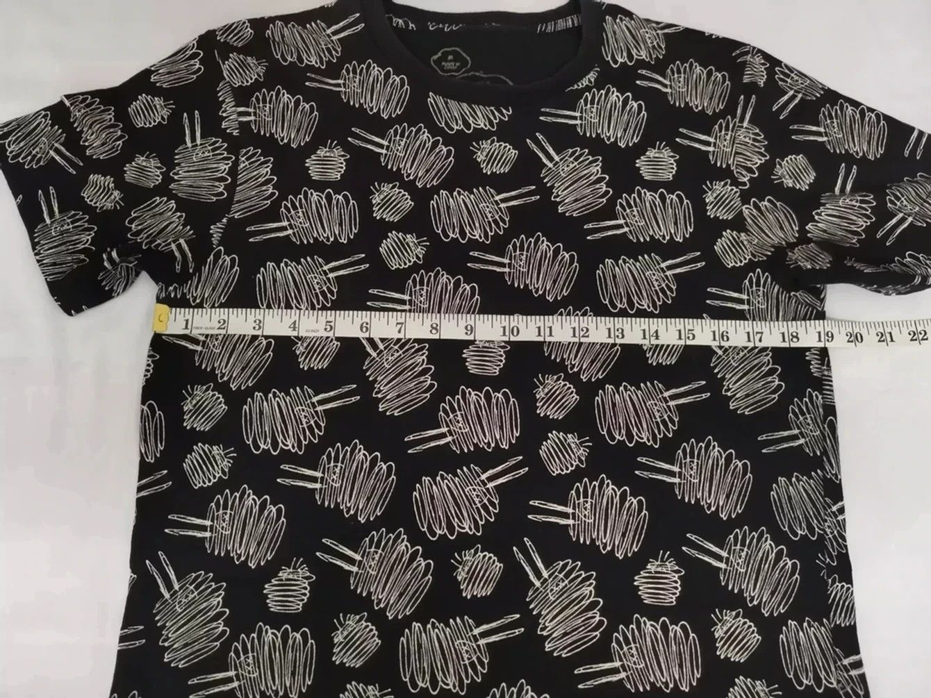 Kaws Kaws x Peanuts OverPrint Tee OriginalFake Japanese Brand Size US M / EU 48-50 / 2 - 6 Thumbnail