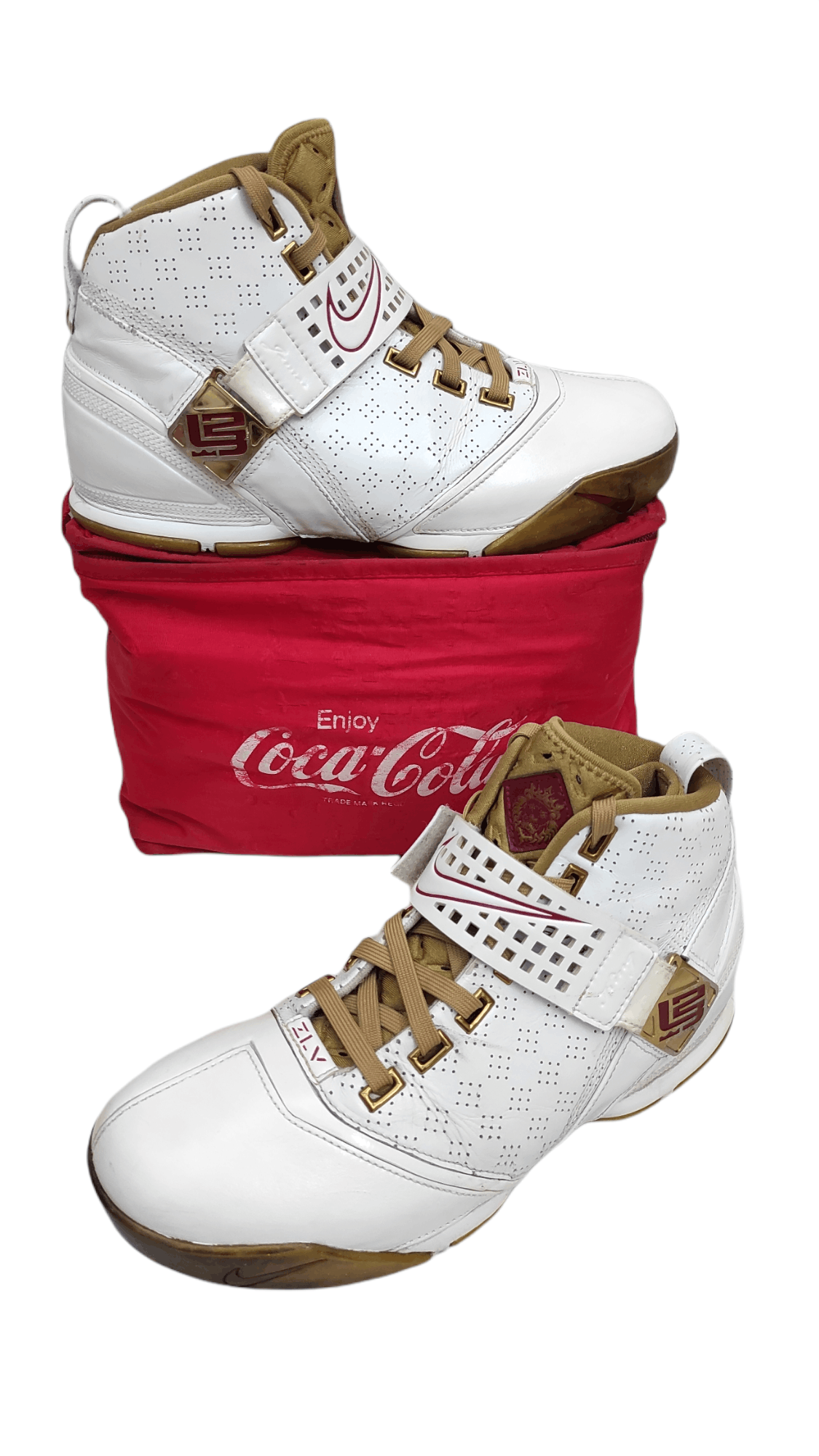 Nike Final drop! Nike Zoom LeBron V “Akron Vision” White/Gold Size US 9 / EU 42 - 1 Thumbnail