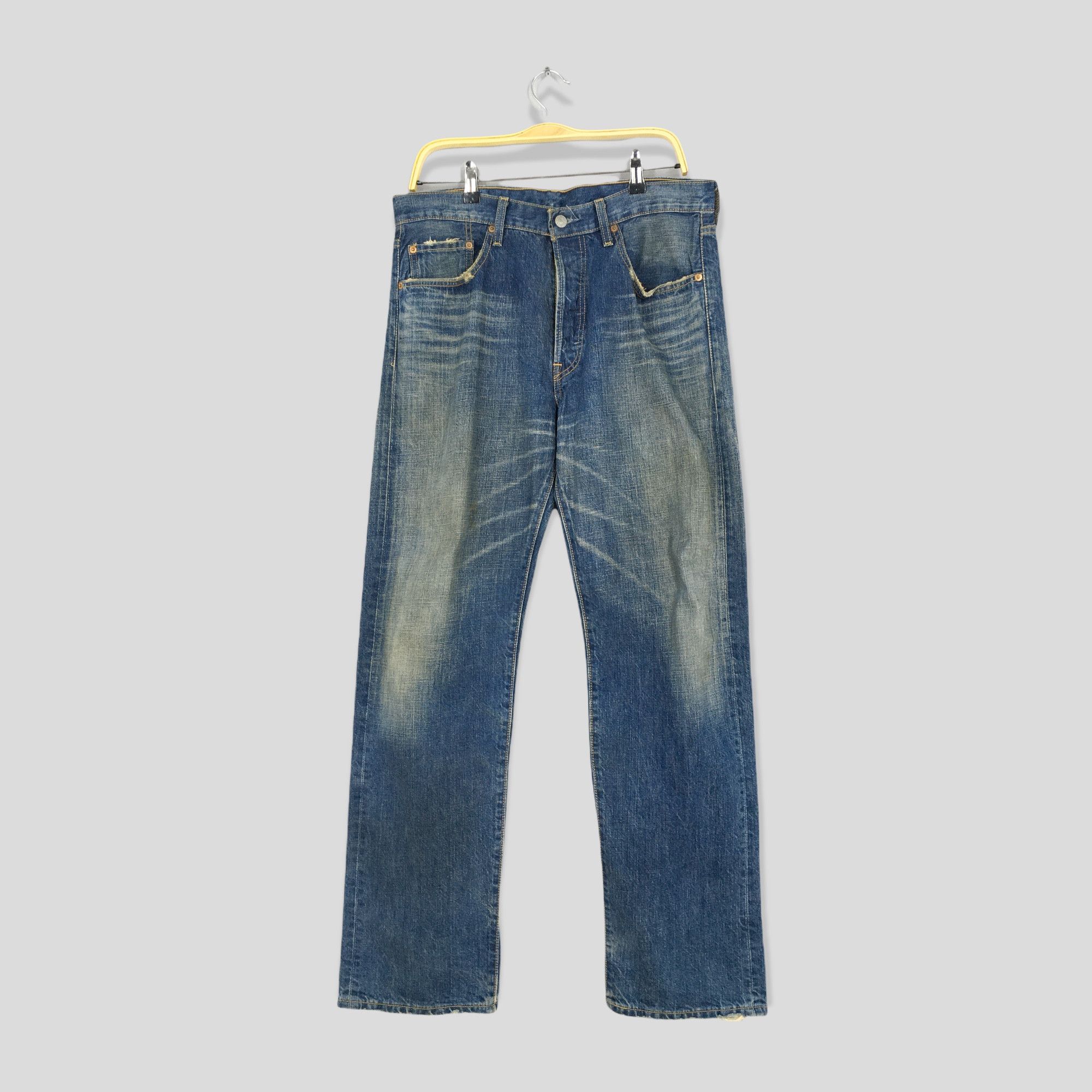image of Levis x Vintage Size 32X32 Vintage Levi's 501 Faded Blue Jeans Stoned Wash, Men's