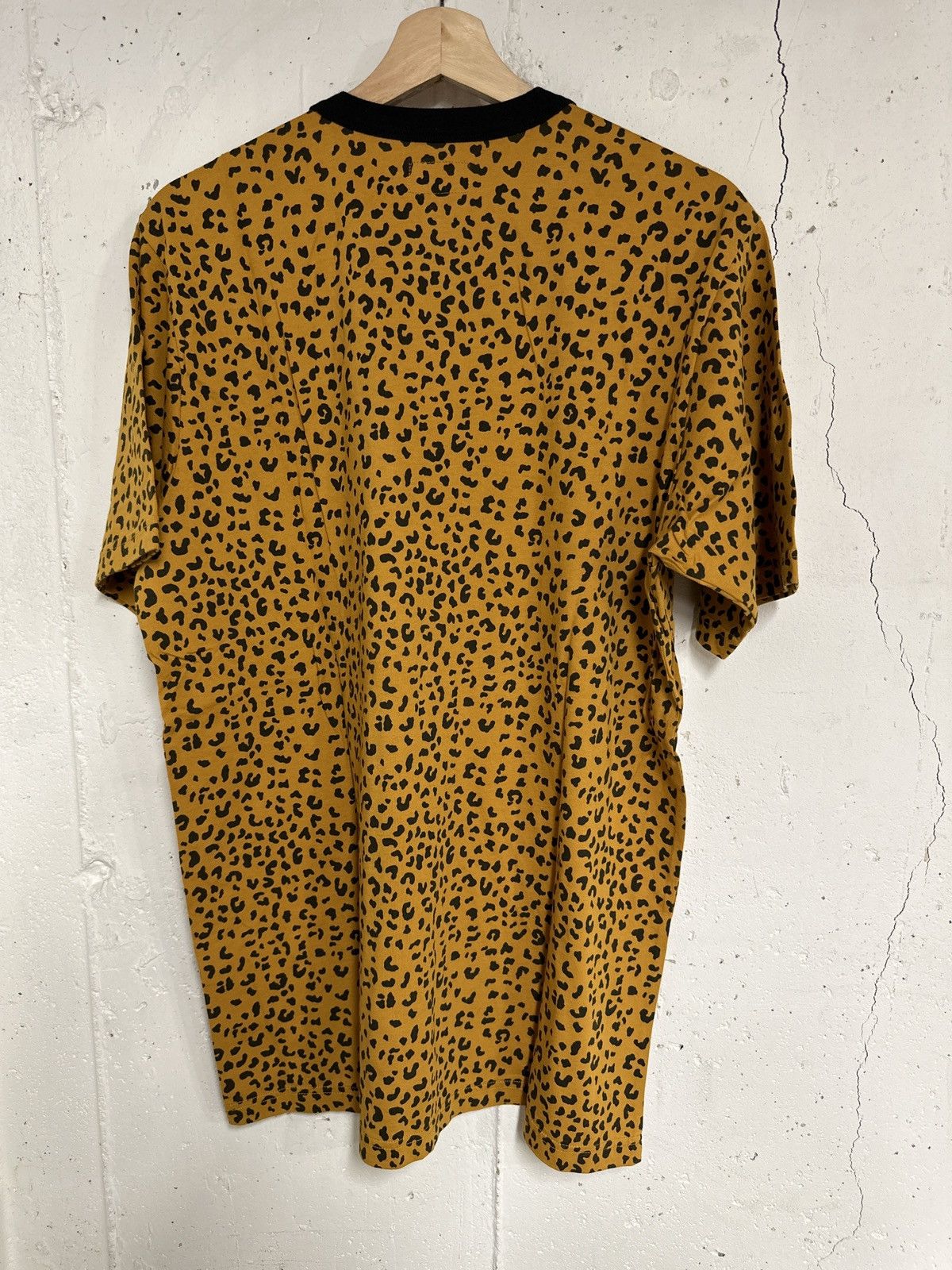 Supreme Supreme leopard pocket tee gold large Size US L / EU 52-54 / 3 - 3 Thumbnail
