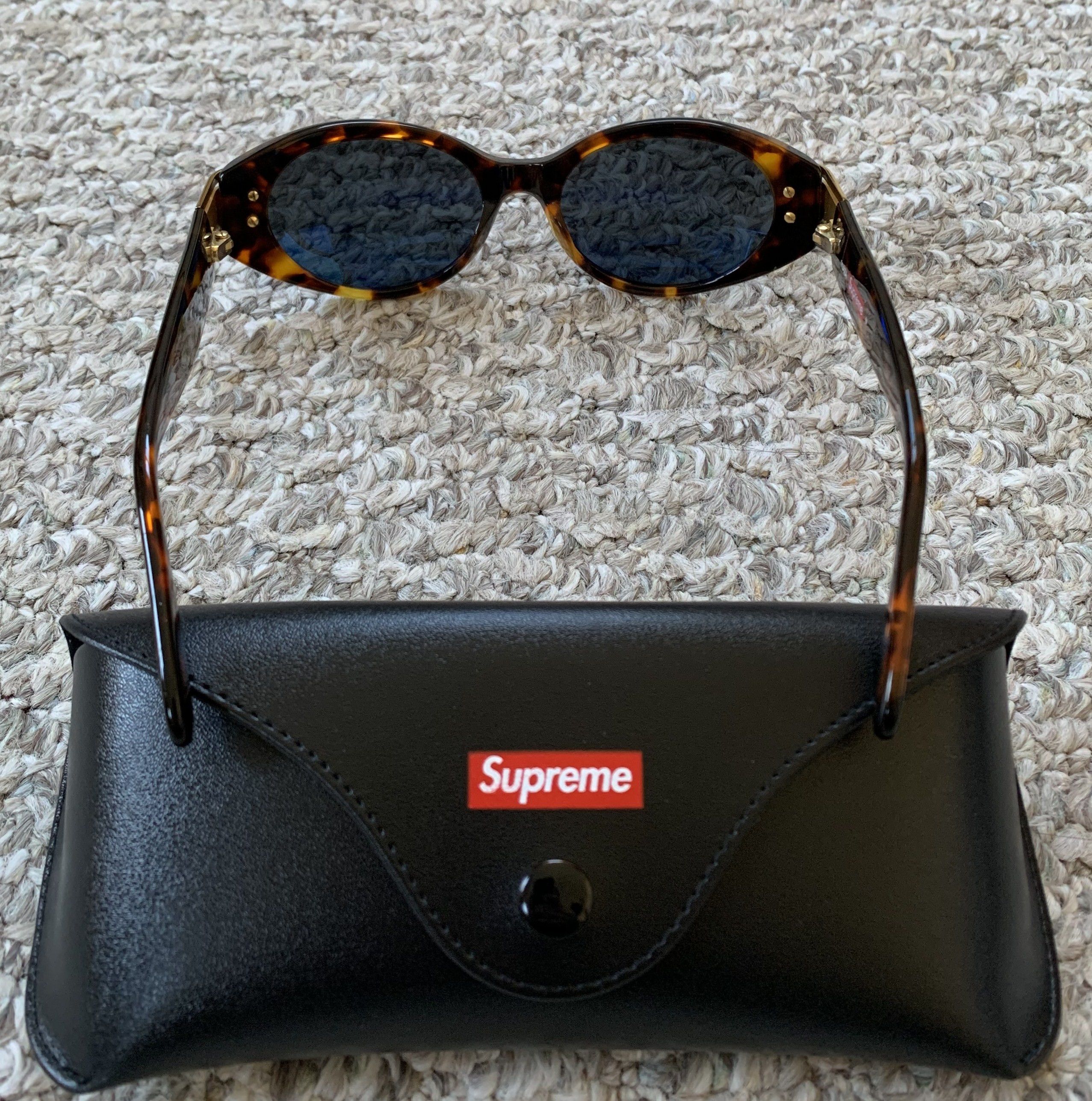 Supreme S/S 2018 Supreme Plaza Sunglasses + Case Size ONE SIZE - 4 Thumbnail