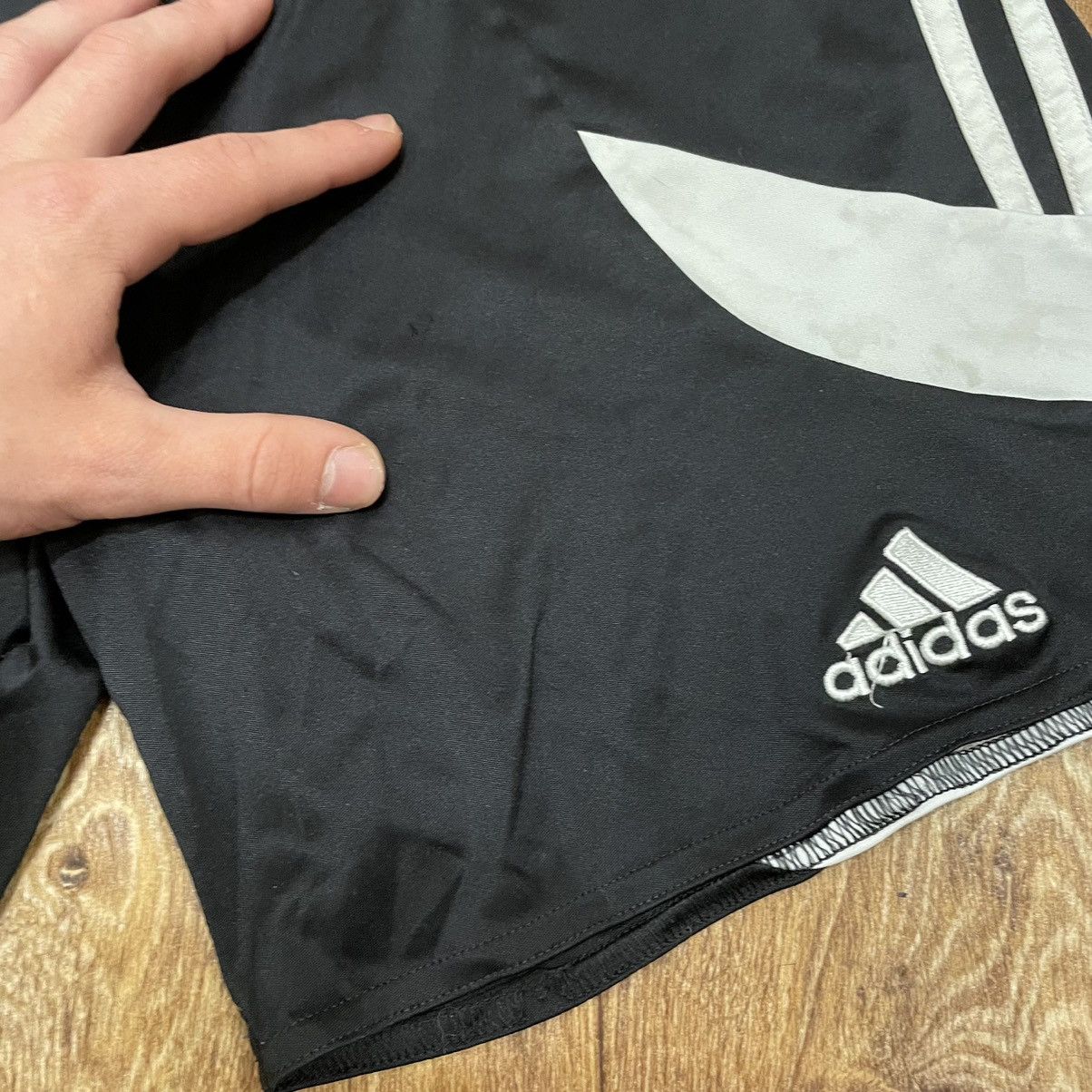Vintage Vintage 90s Adidas Baggy Nylon Shorts Black Streetwear S Size US 32 / EU 48 - 4 Thumbnail