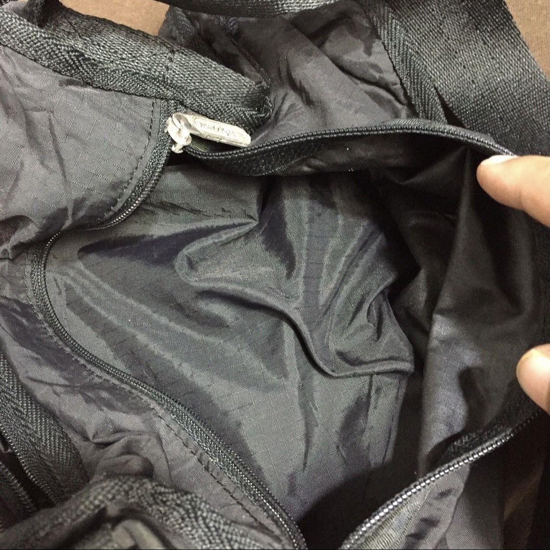 LeSportsac Lesportsac sling /shoulder bag black nice design Size ONE SIZE - 6 Thumbnail