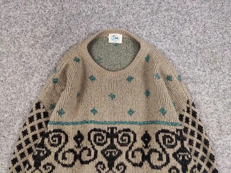 Japanese Brand Vintage 90's Japanese Mohair Beige Pattern Trend Sweater Size US M / EU 48-50 / 2 - 3 Thumbnail