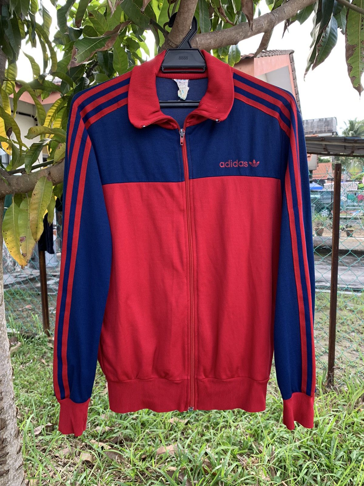 Adidas Adidas vintage sweater Size US M / EU 48-50 / 2 - 1 Thumbnail